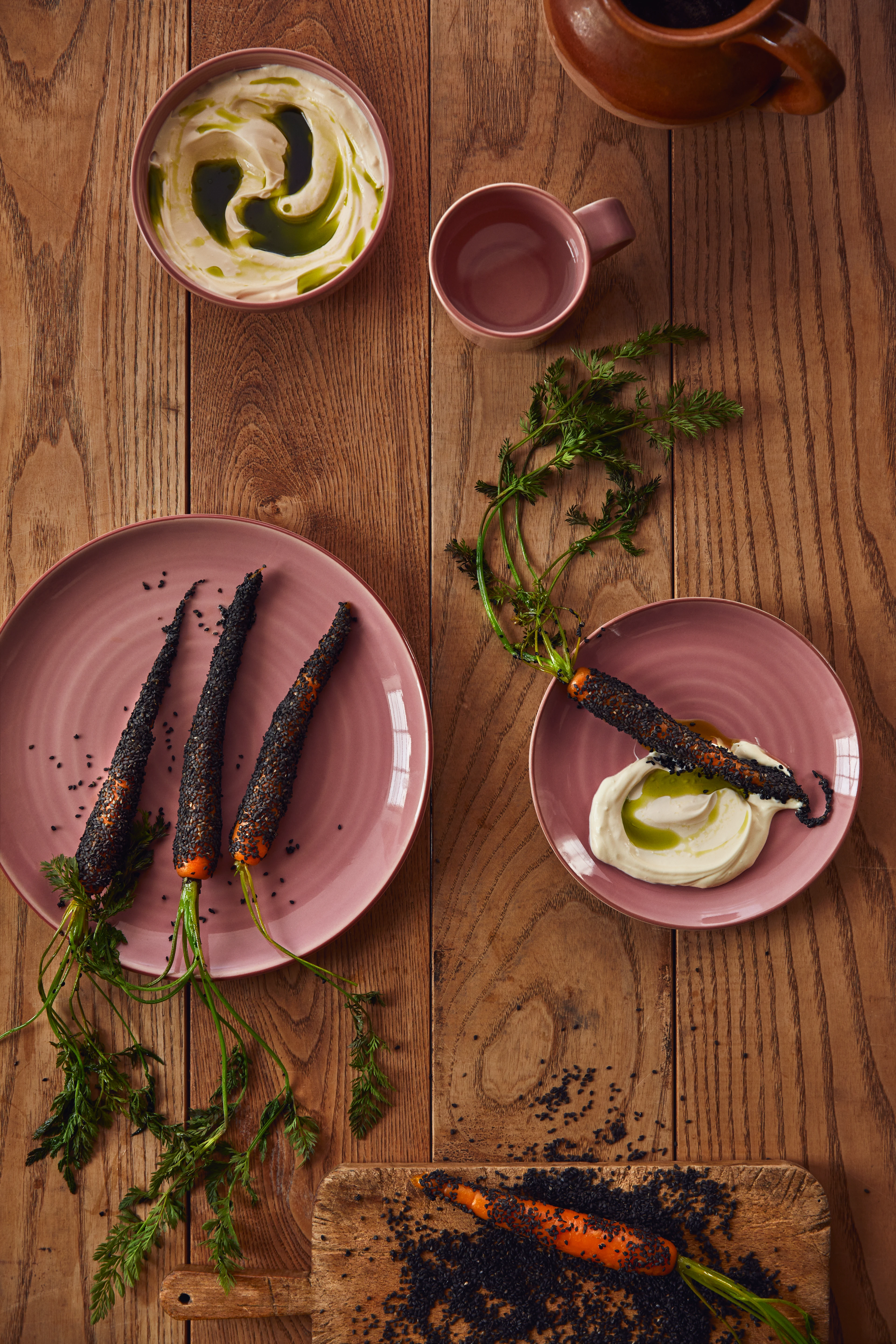 Plate Ø27 cm from Kähler  in Apple rose color, made of Ceramics