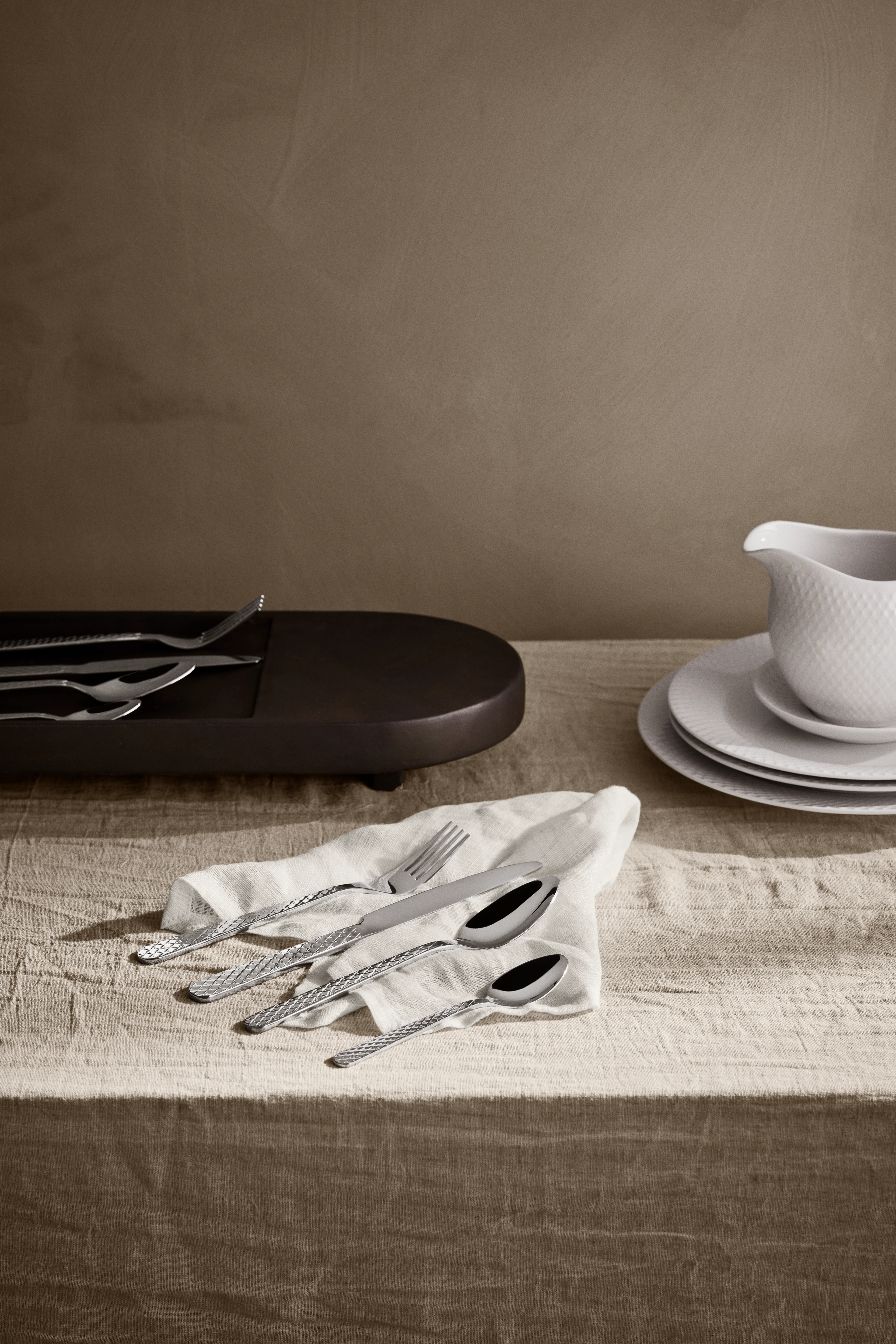 Bestikksett 16 stk. fra Lyngby Porcelæn i fargen Stål, laget av Metall