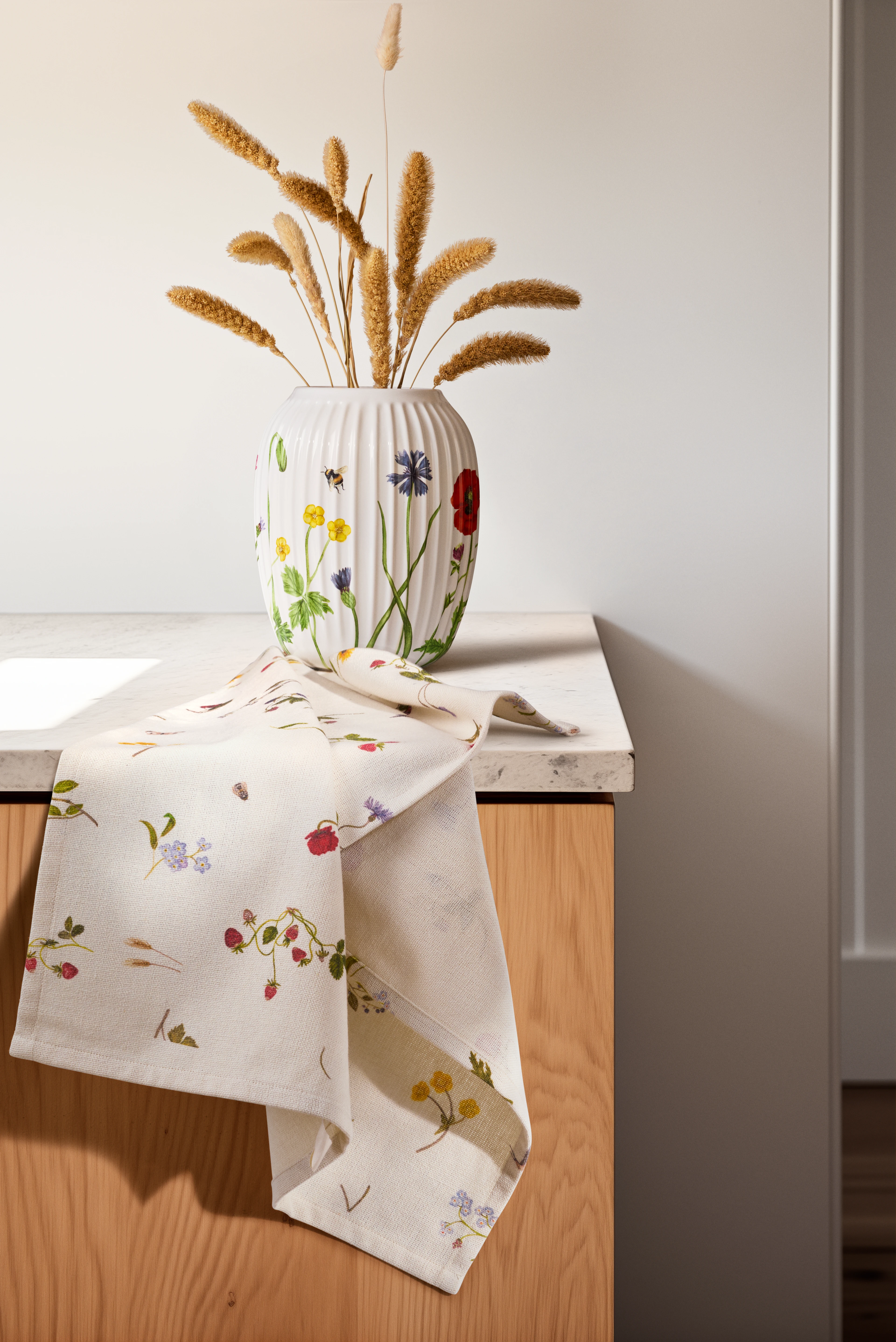 Vase H21 cm from Kähler  in Wild flowers color, made of Ceramics