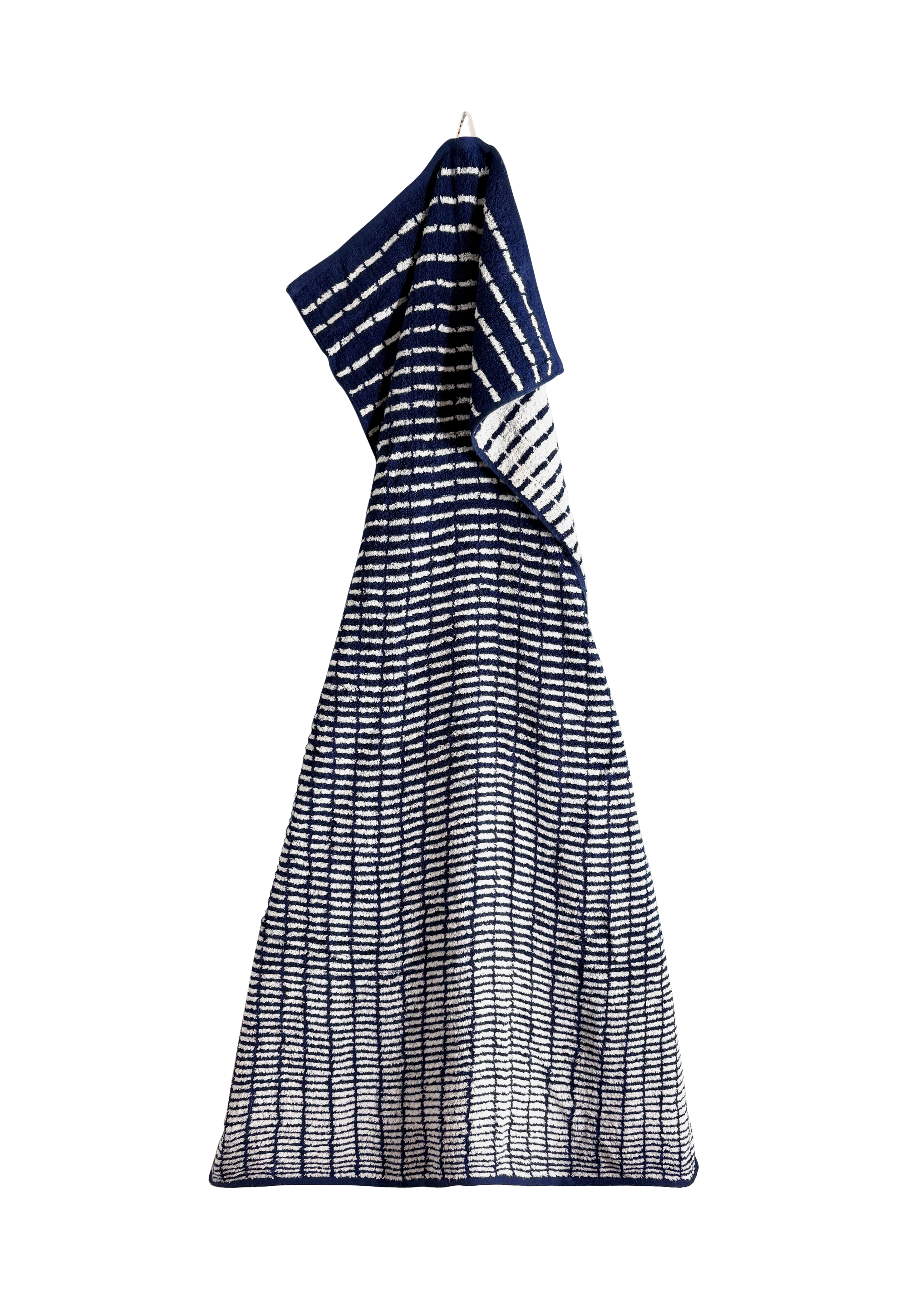 Håndklæde 70x140 cm fra JUNA i farven Mørk blå/Hvid, lavet af Bomuldsblanding