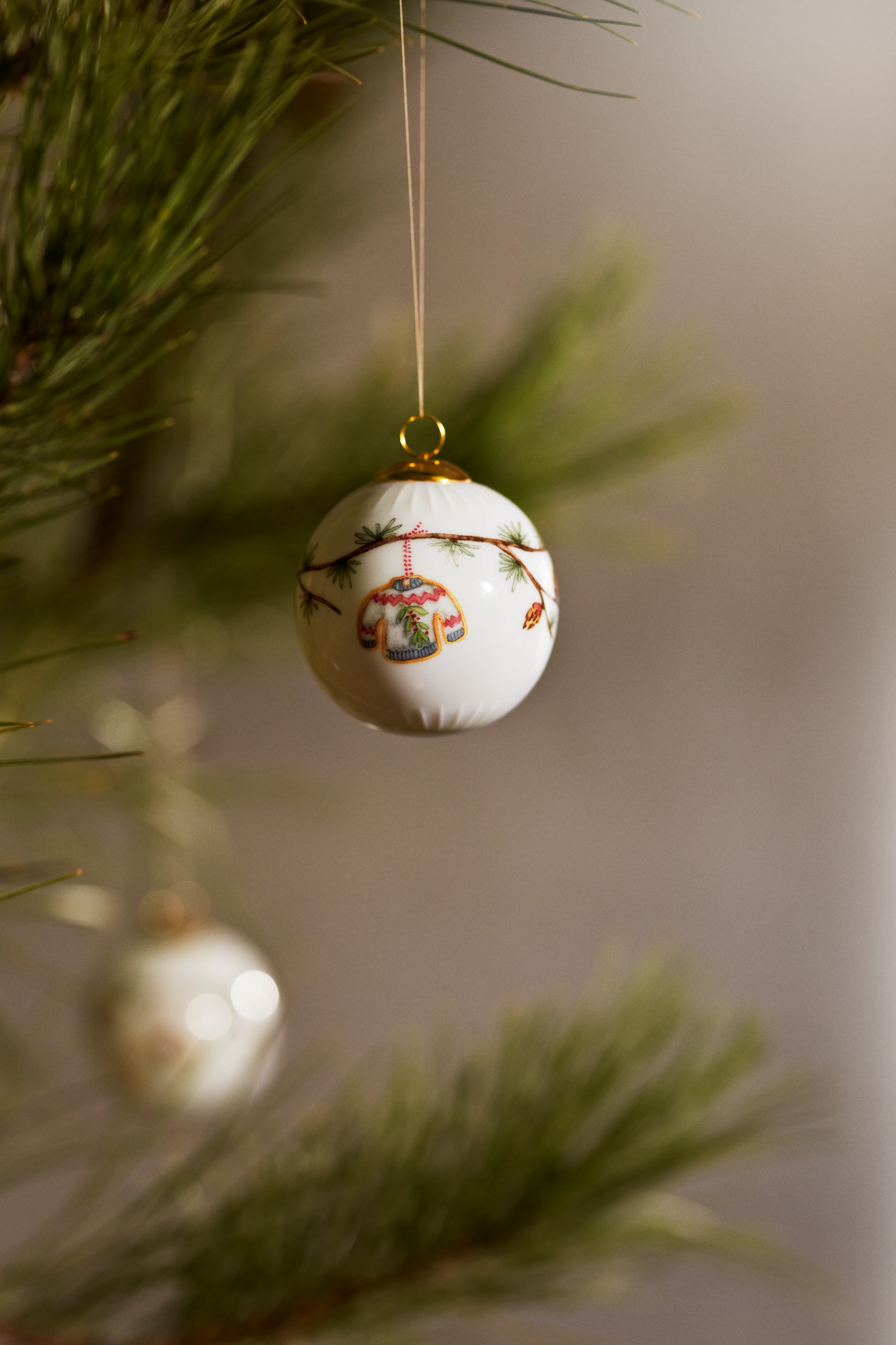 Bauble 2025 Ø6 cm from Kähler in White w. deco color, made of Ceramics