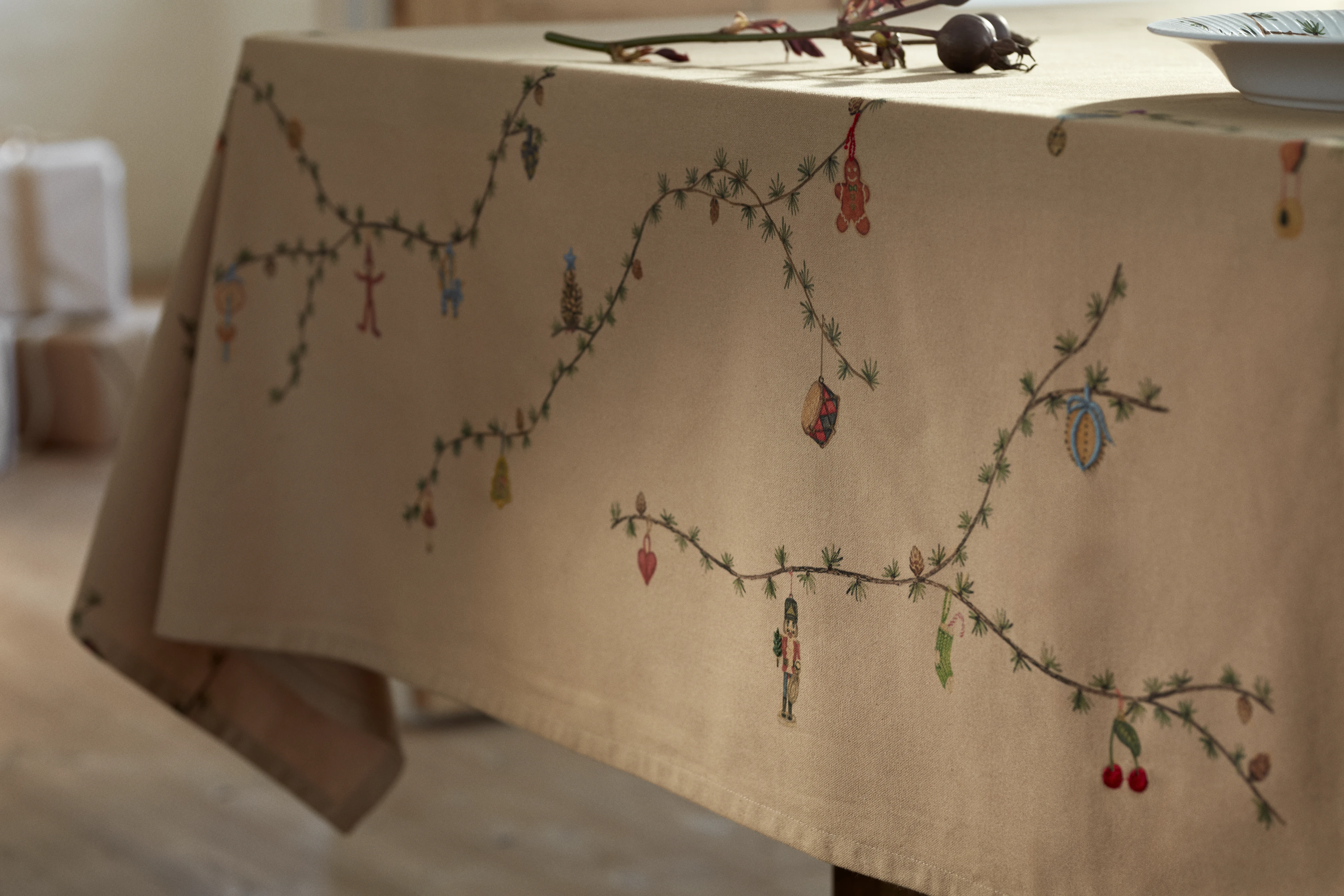 Tablecloth 150x320 cm from Kähler  in Sand color, made of Cotton blend