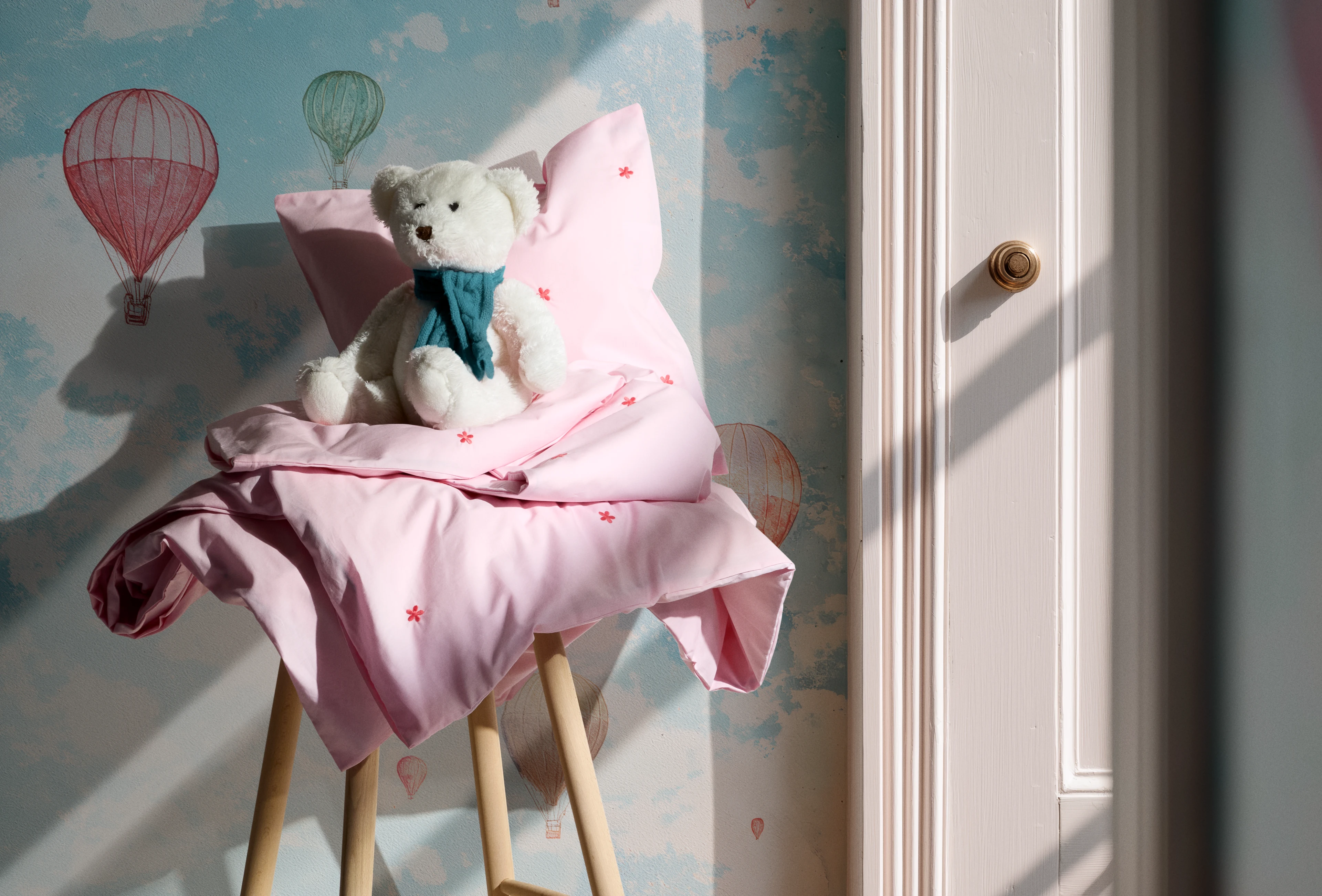 Baby Påslakanset 70x100 cm från JUNA i färgen Pink/Röd, tillverkad av Bomull