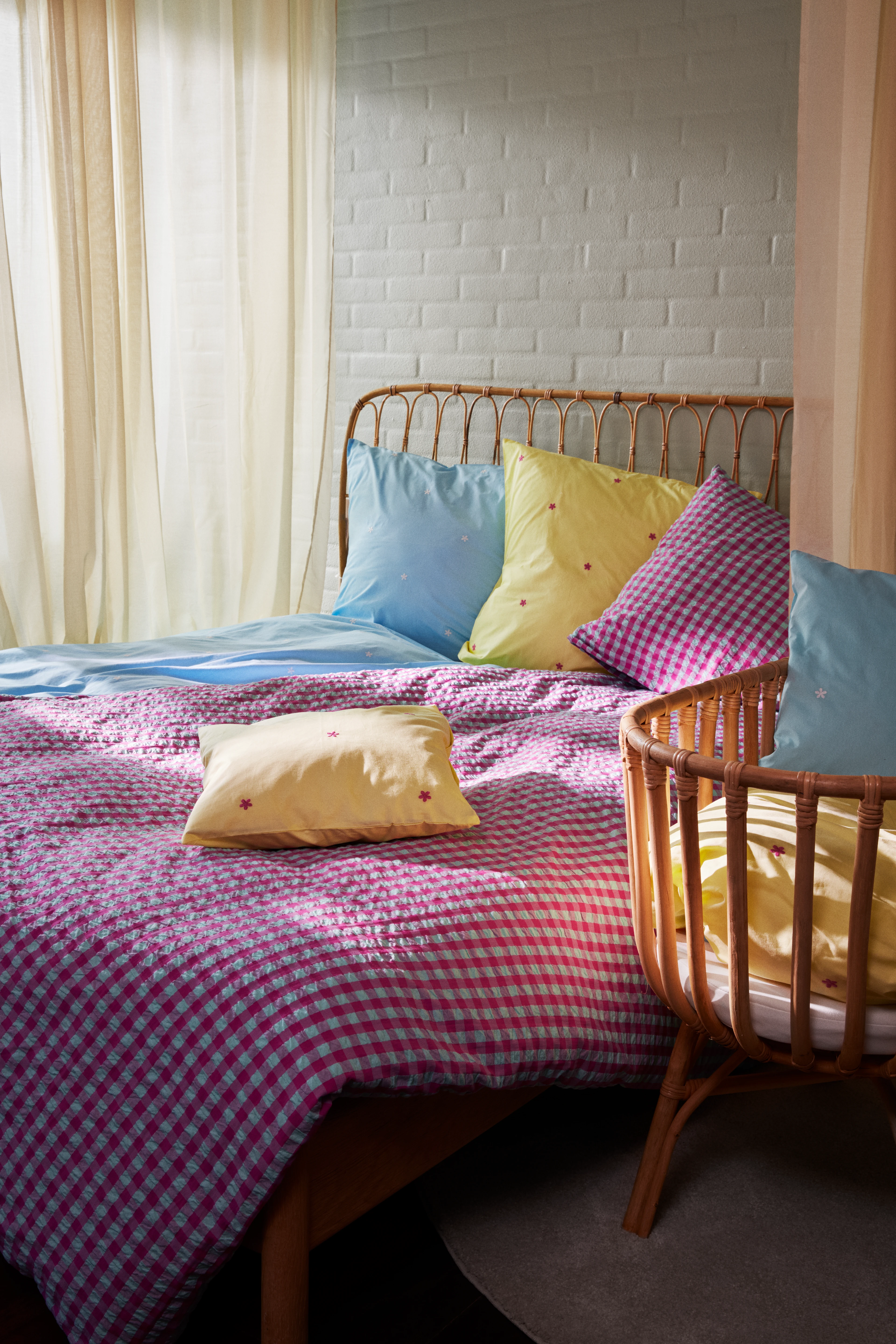 Bed linen 140x200 cm from JUNA in Fuchsia/Mint color, made of Cotton