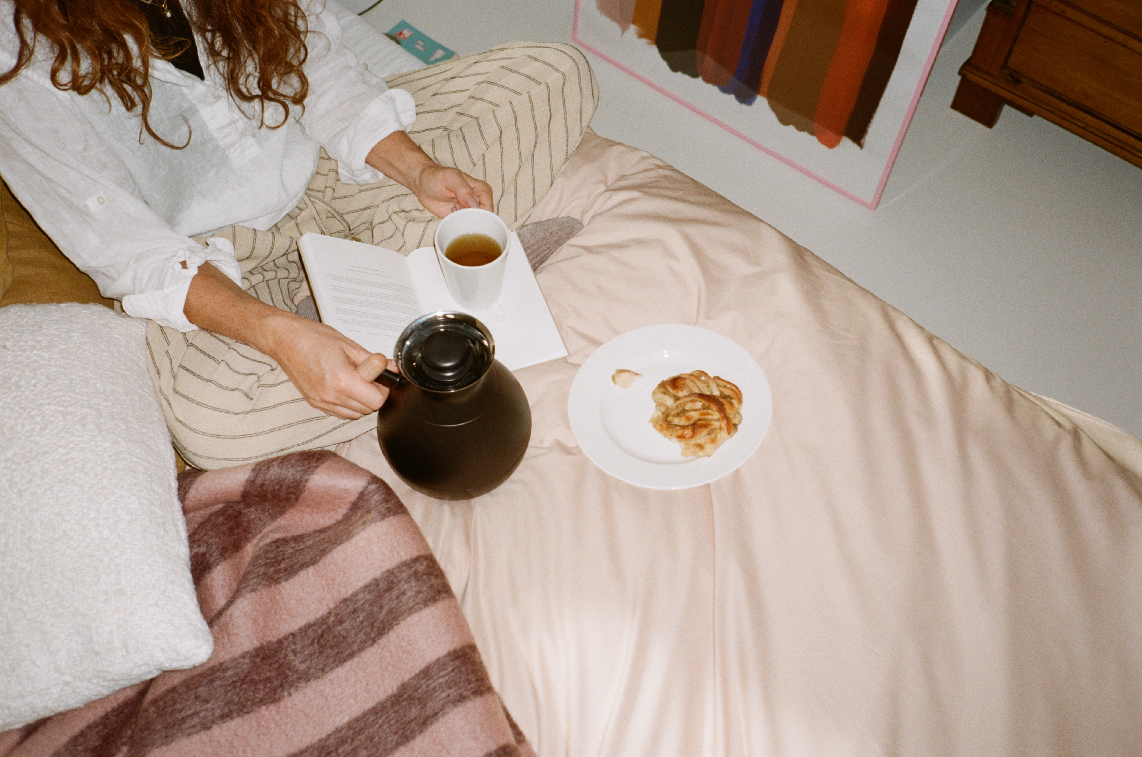 Stay warm Termoskanna rund 1,0 l från Rosendahl i färgen Svart, tillverkad av Plast