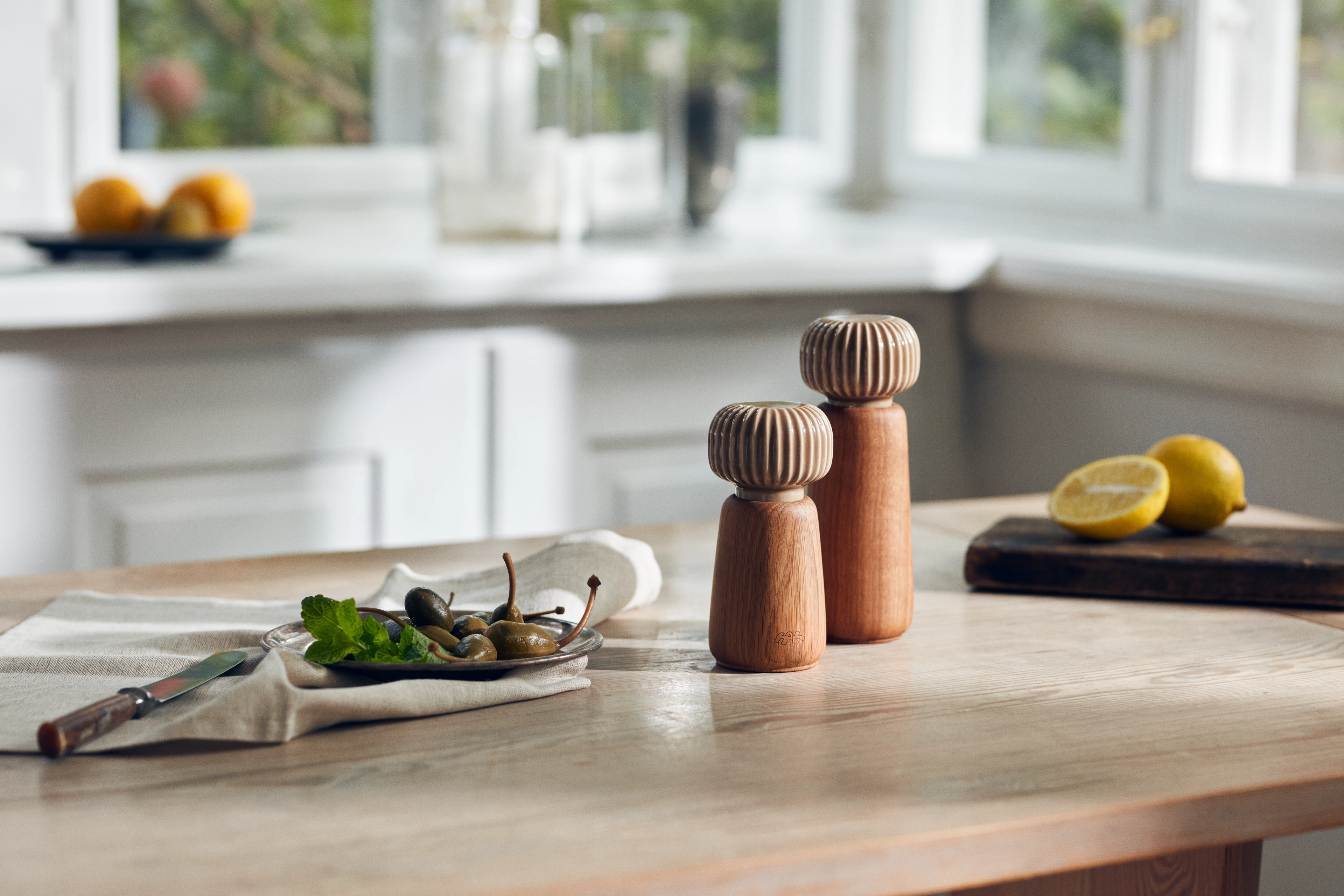 Grinder H14 cm from Kähler in Brown color, made of Ceramics