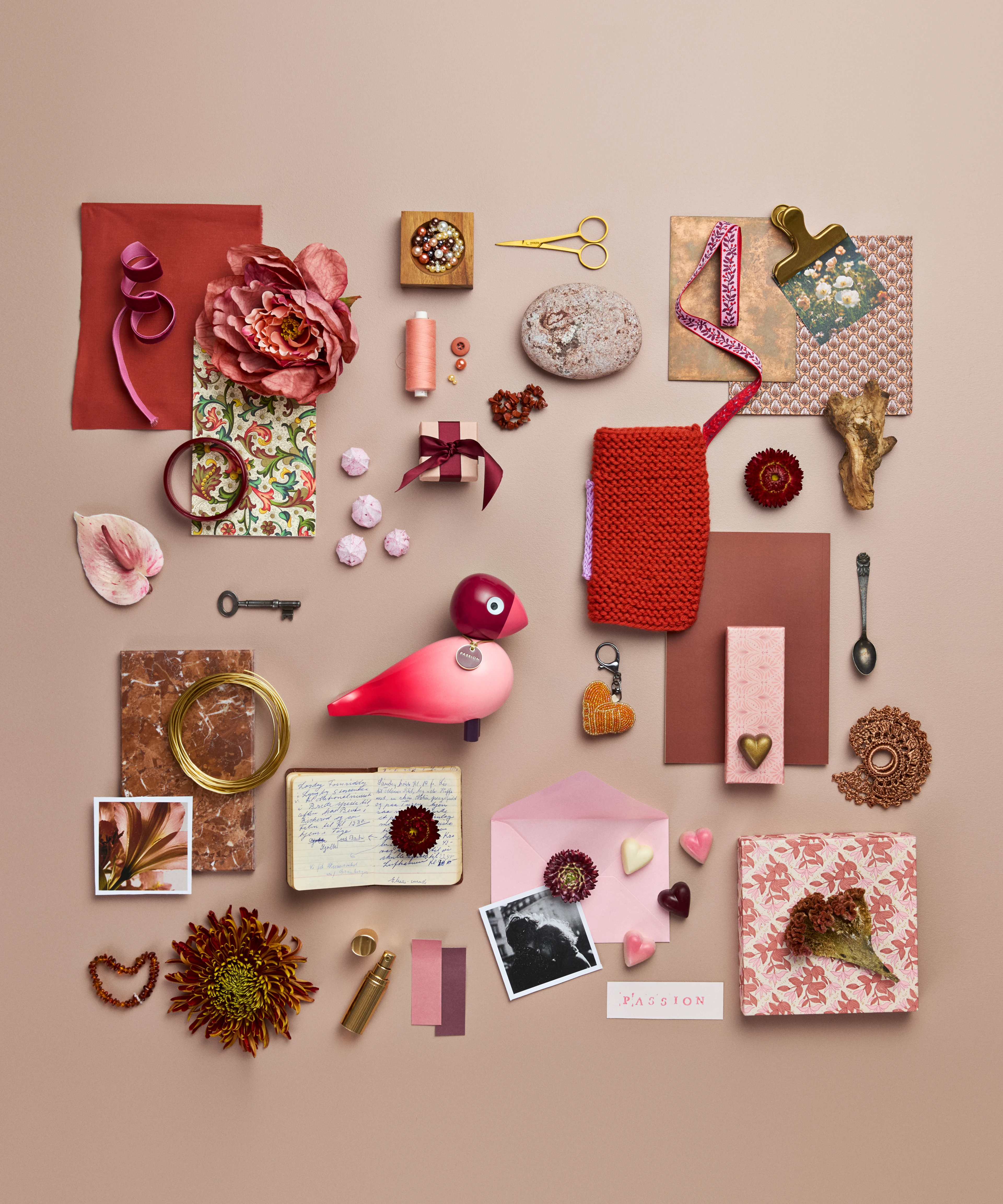 Passion Story Bird H15.5 cm fra Kay Bojesen i farven Pink, lavet af Træ