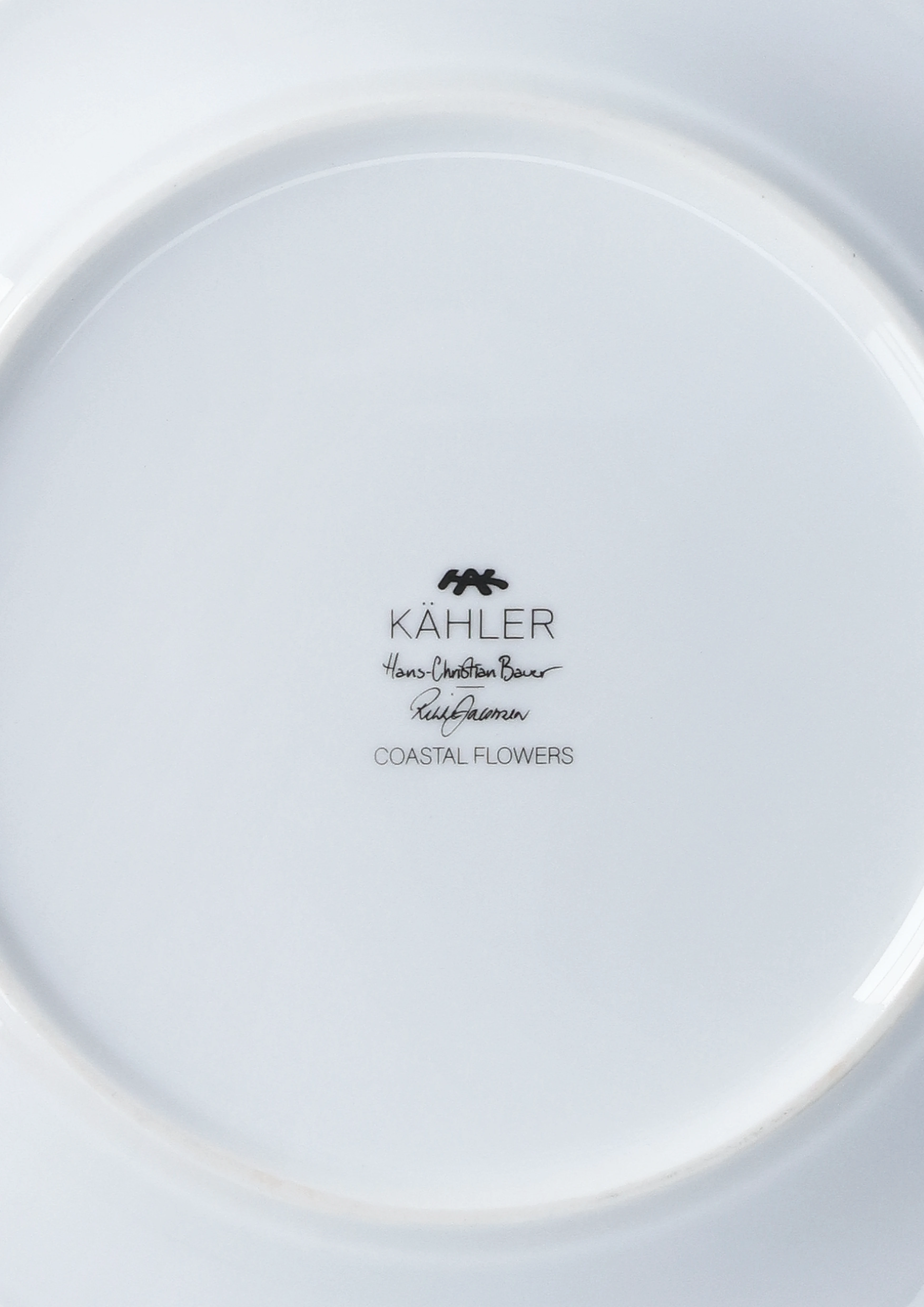 Teller Ø22 cm von Kähler in der Farbe Coastal Flower, hergestellt aus Keramik