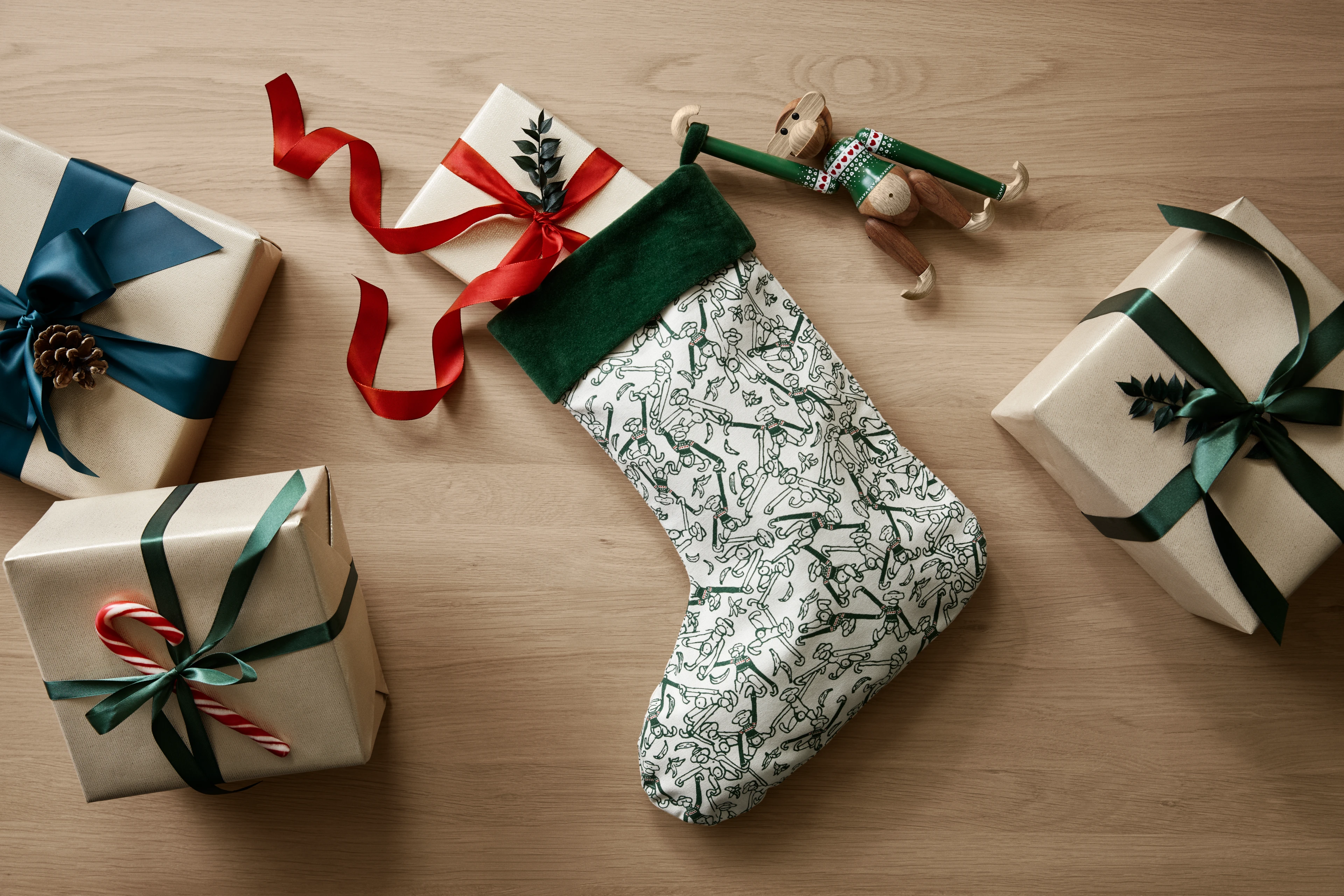 Kay Weihnachtssocke 2025 von Kay Bojesen in der Farbe Grün, hergestellt aus Baumwollmischung