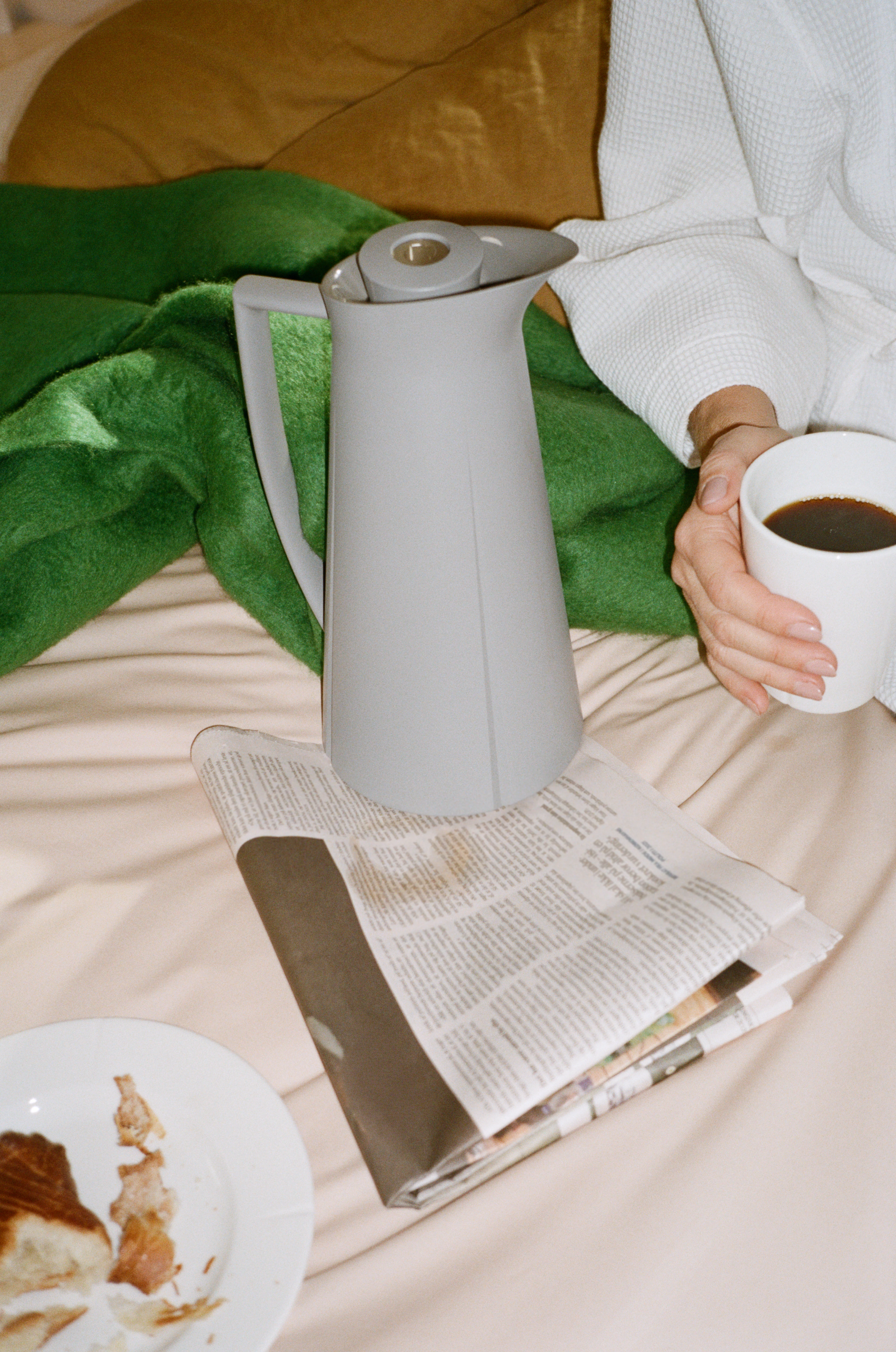 Thermos jug 1,0 l from Rosendahl in Light grey color, made of Plastic