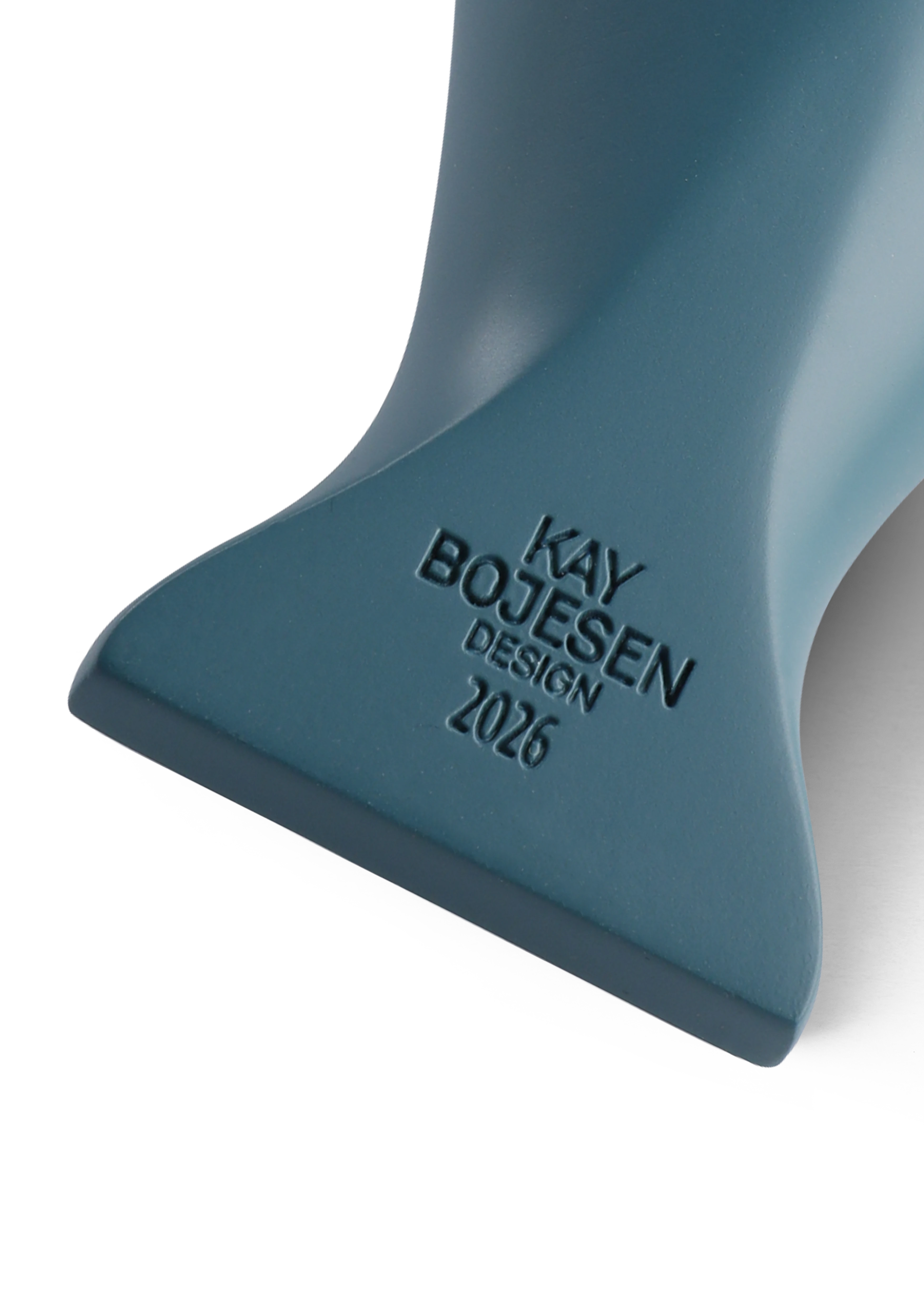 Birk Year Bird 2026 H12.5 cm fra Kay Bojesen i farven Mørk grøn, lavet af Træ