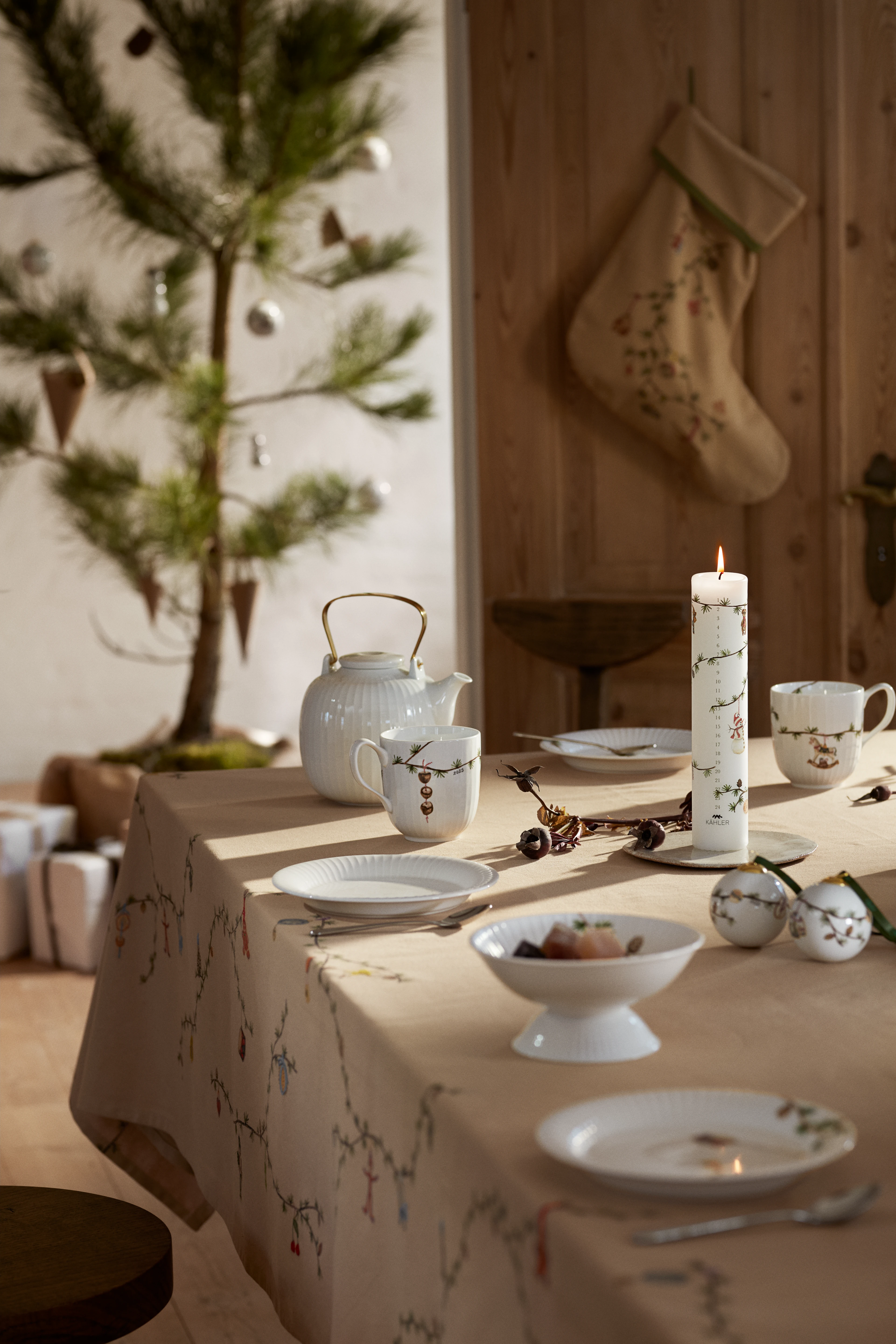 Bauble 2025 Ø6 cm from Kähler in White w. deco color, made of Ceramics