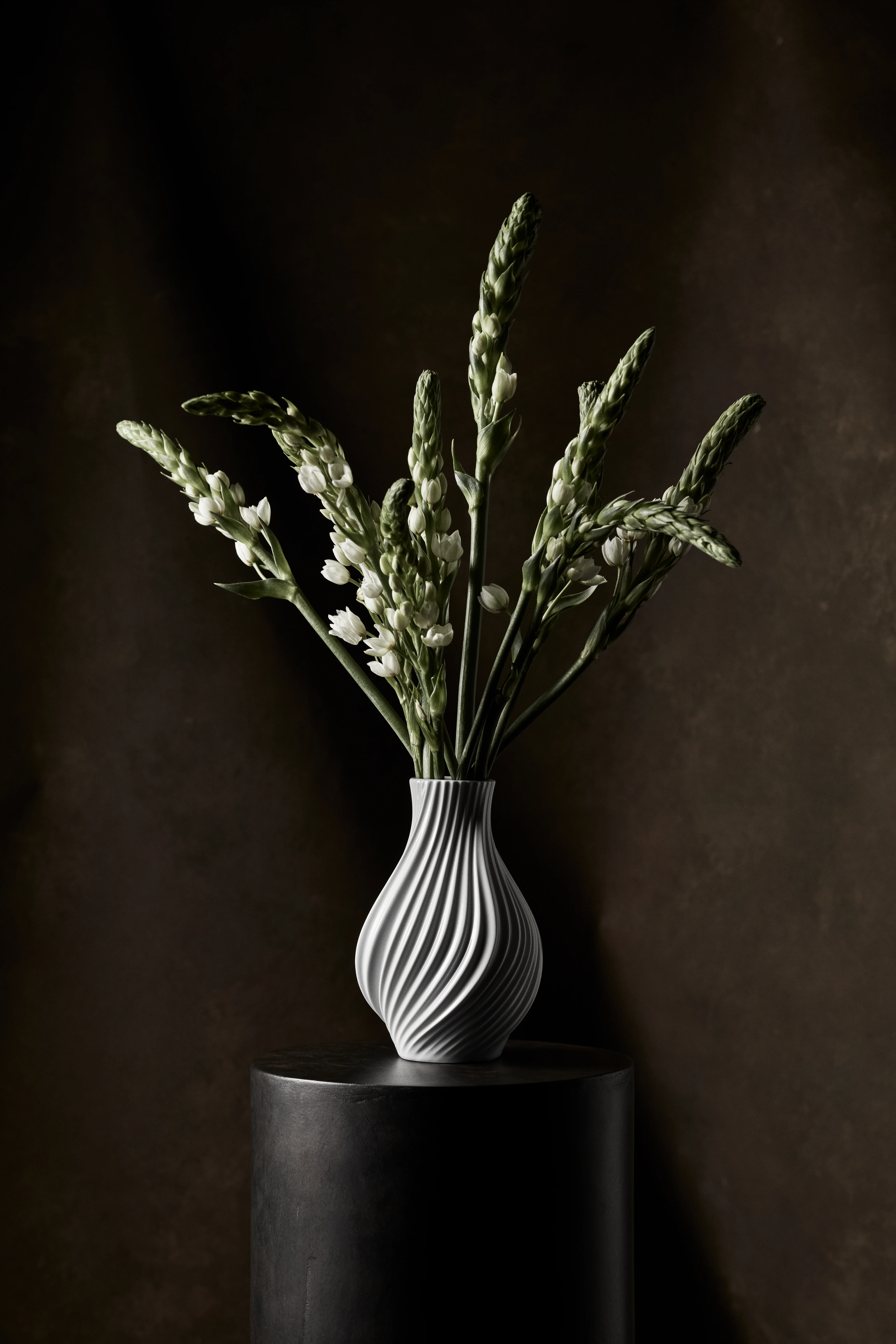 Vase H18 cm fra Lyngby Porcelæn i farven Hvid, lavet af Keramik