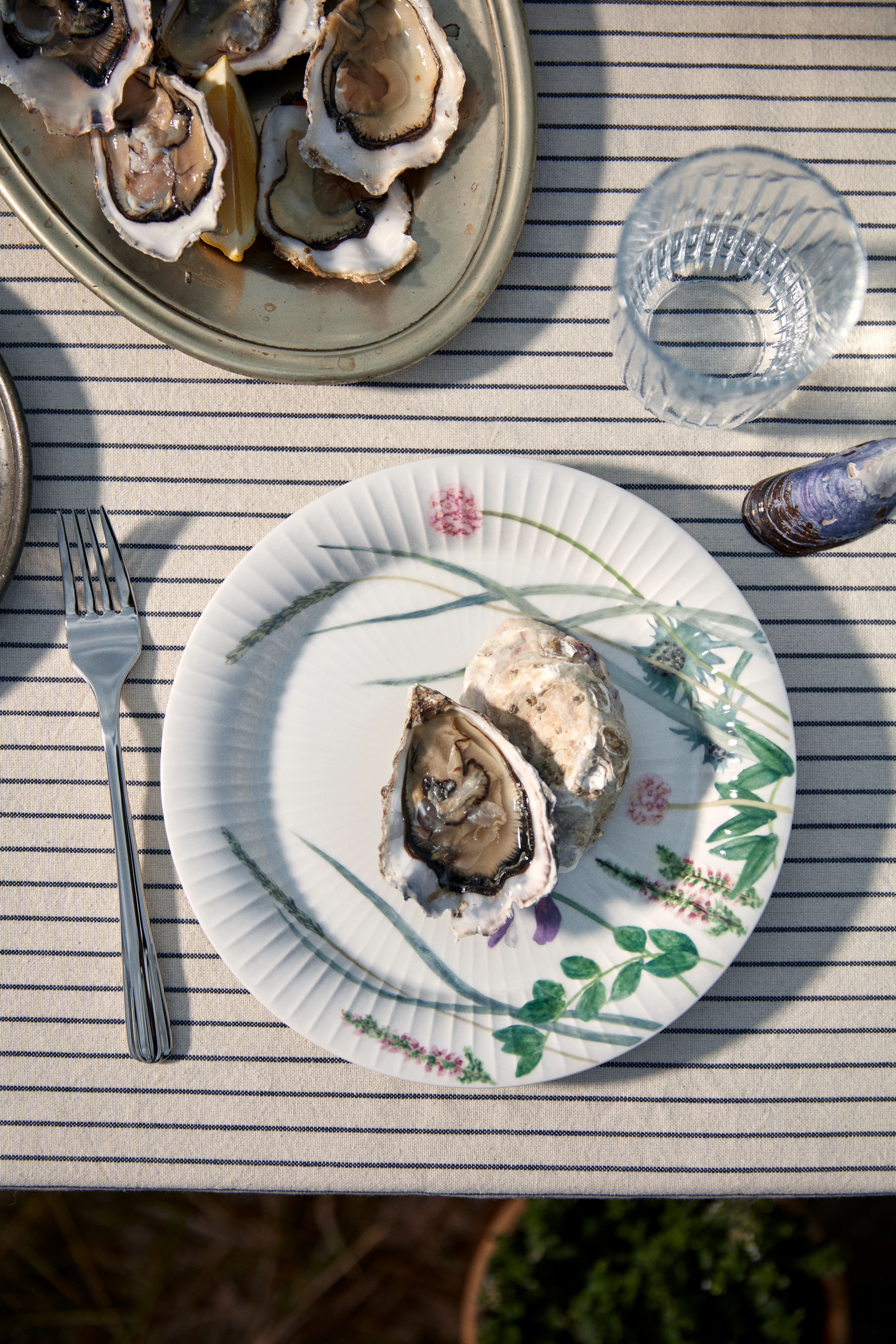 Plate Ø22 cm from Kähler  in Coastal Flower color, made of Ceramics