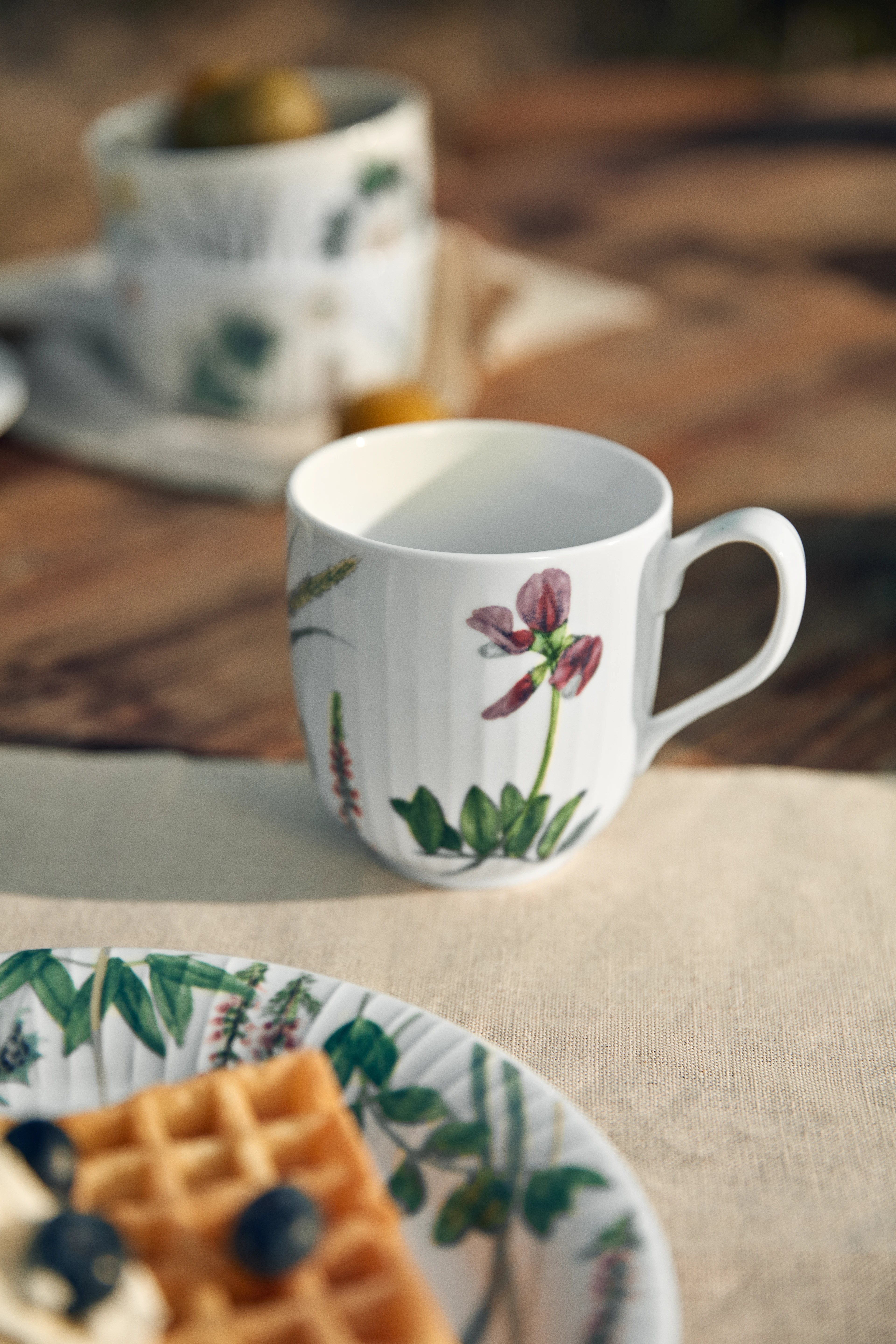 Krus 33 cl fra Kähler i farven Coastal Flower, lavet af Keramik