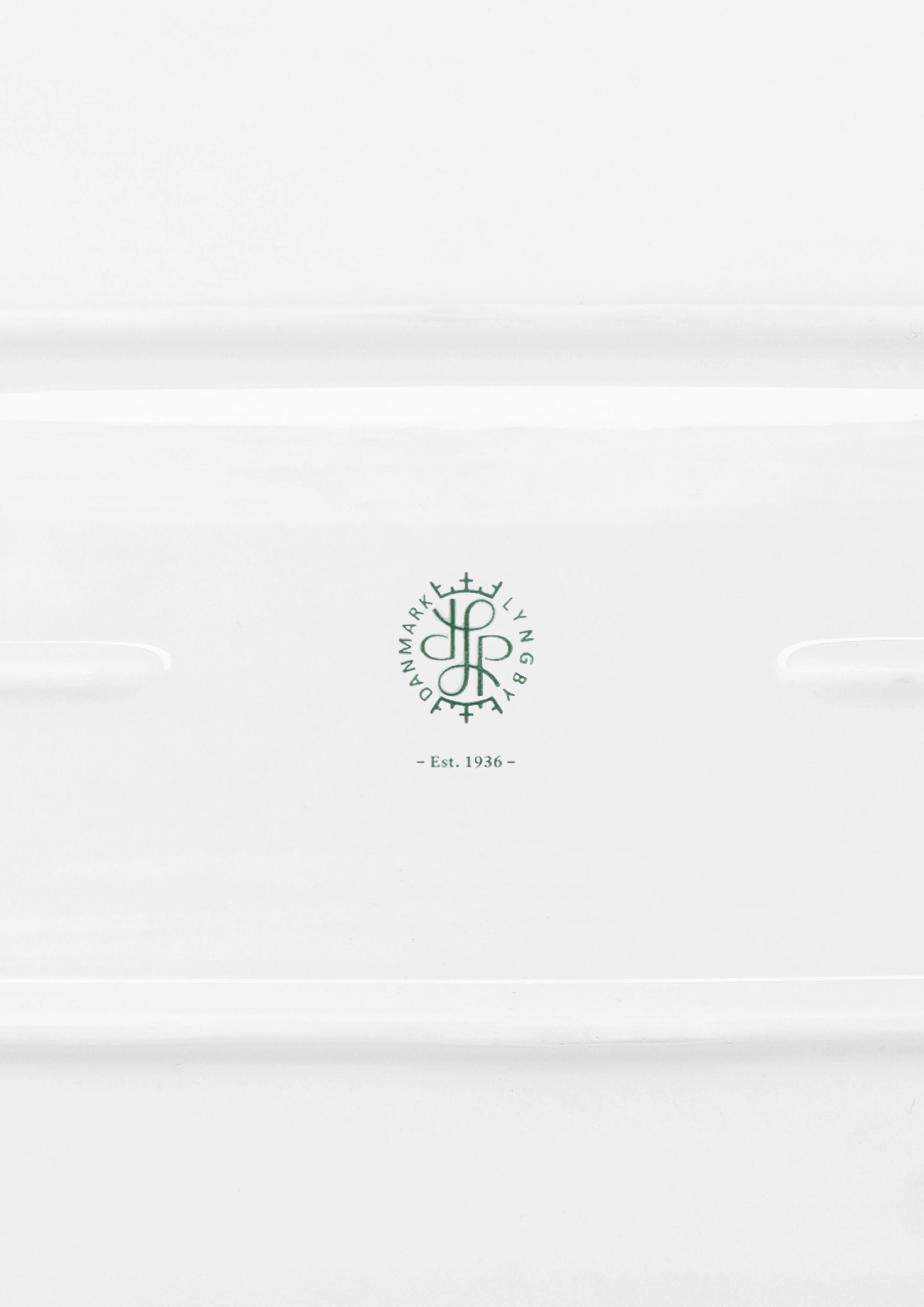 Oval serving dish 34x14.5 cm from Lyngby Porcelæn in White color, made of Ceramics