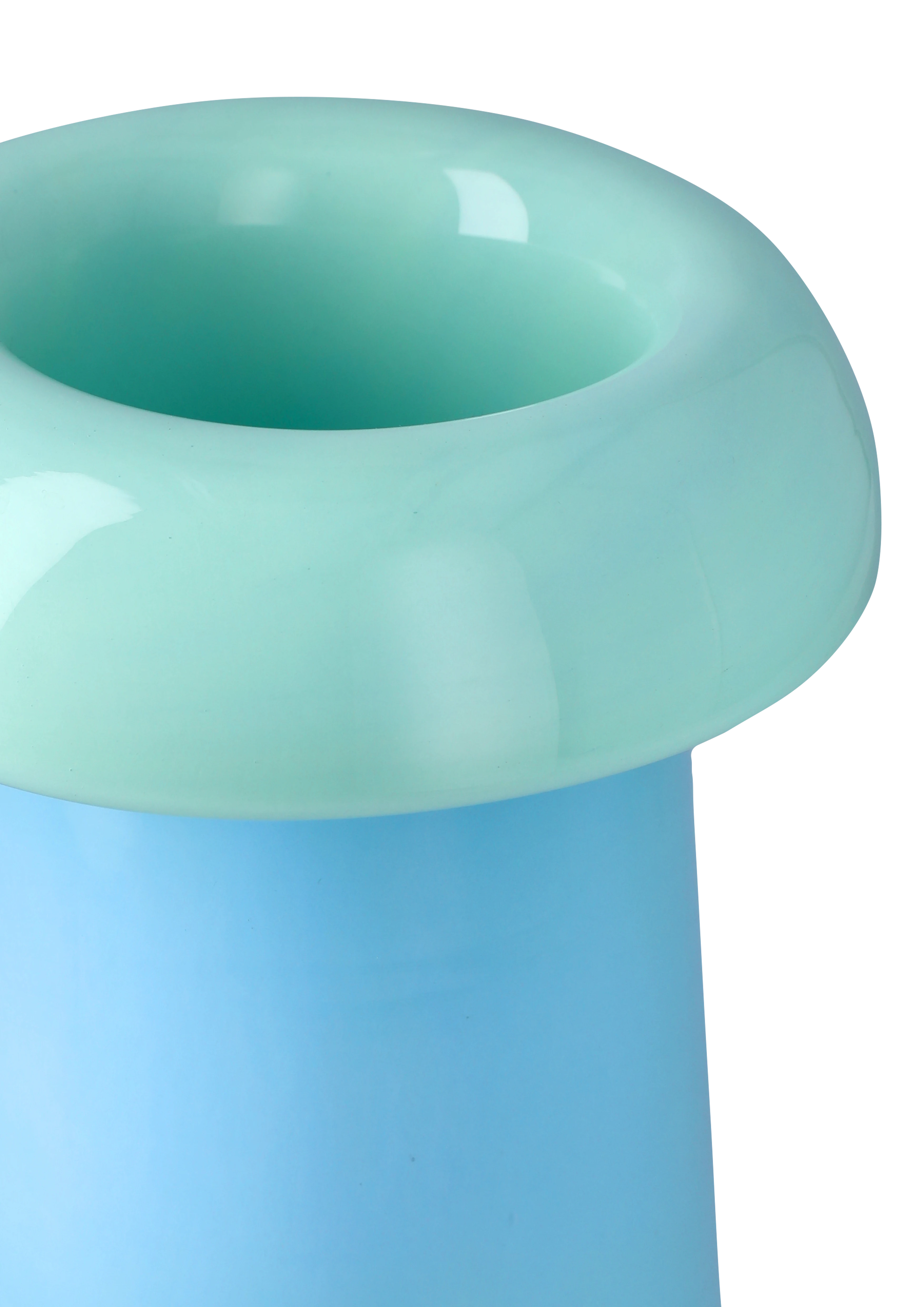 Vase H22.5 cm fra Holmegaard i farven Lyseblå/Aqua, lavet af Glas