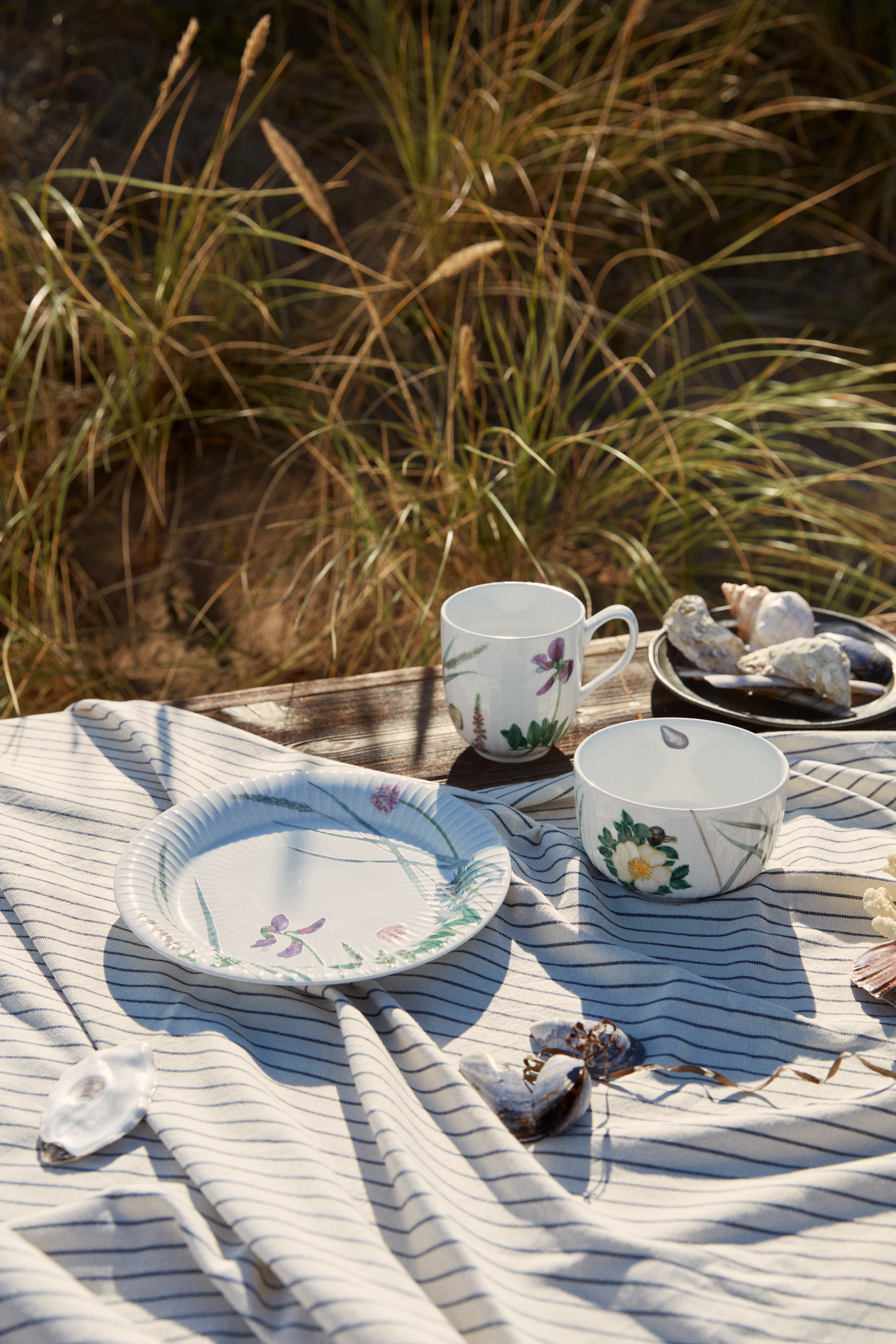 Bowl Ø12 cm from Kähler in Coastal Flower color, made of Ceramics