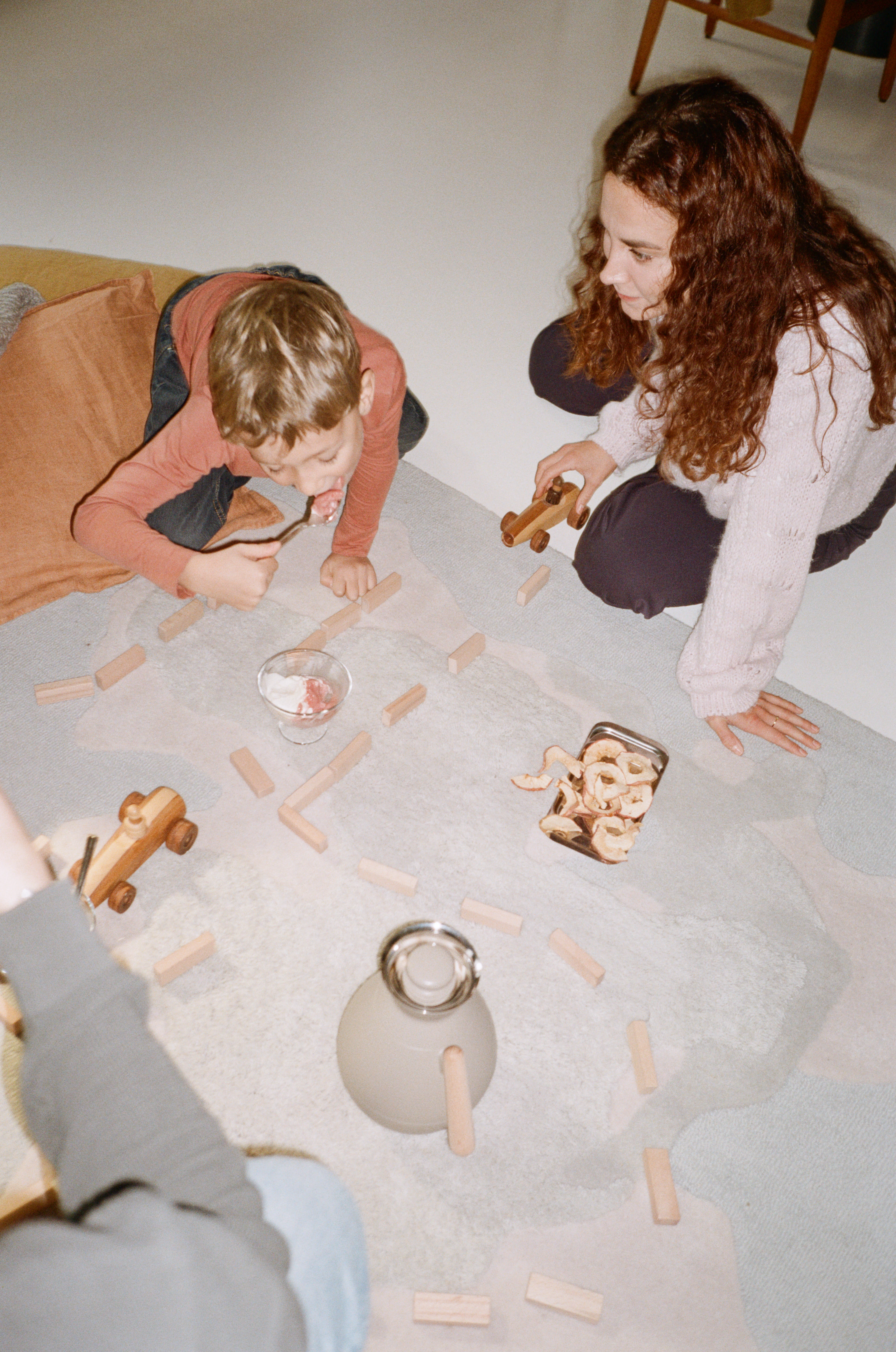 Stay warm termokande rund 1,0 l fra Rosendahl i farven Sand, lavet af Plastik