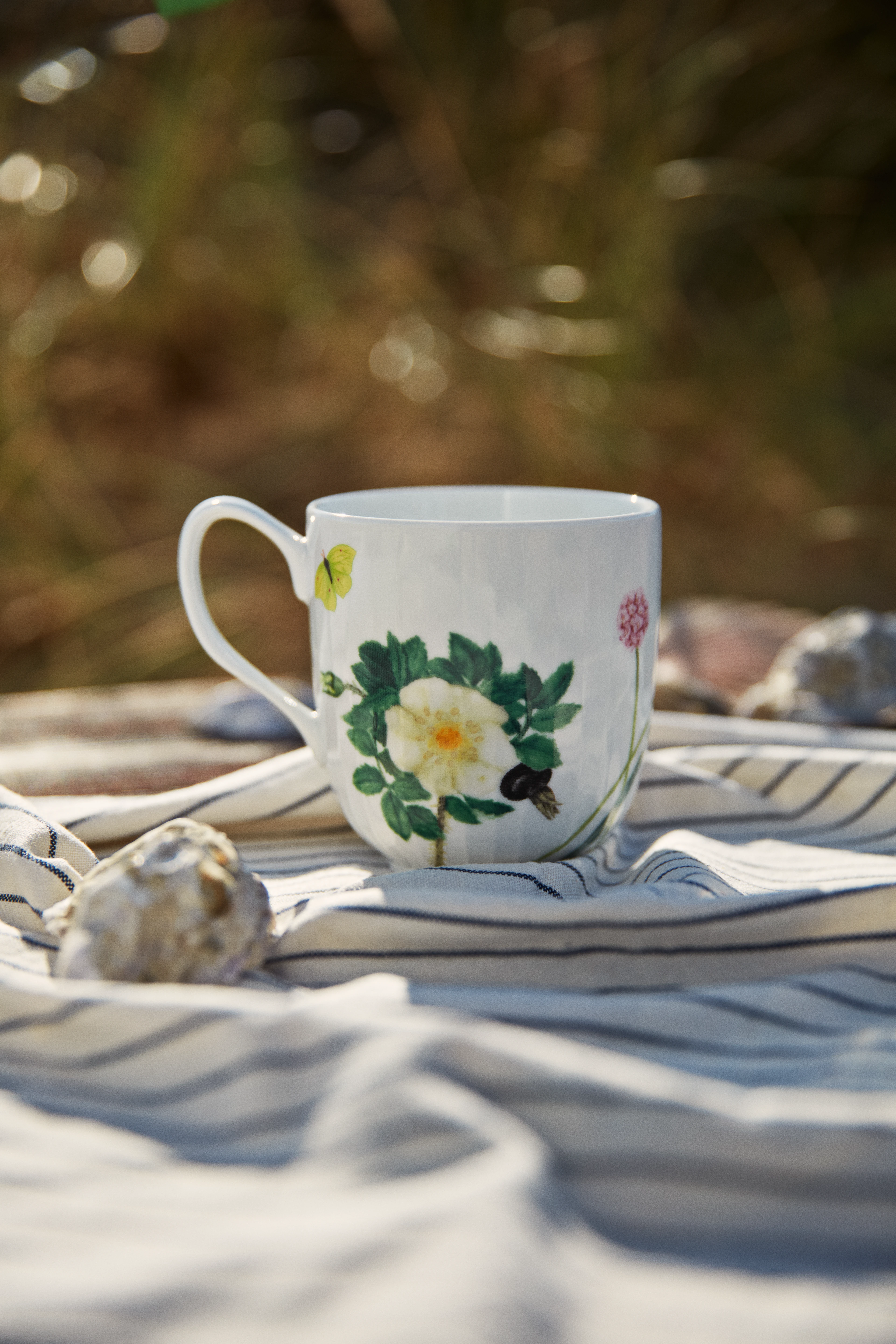 Mug 33 cl from Kähler  in Coastal Flower color, made of Ceramics