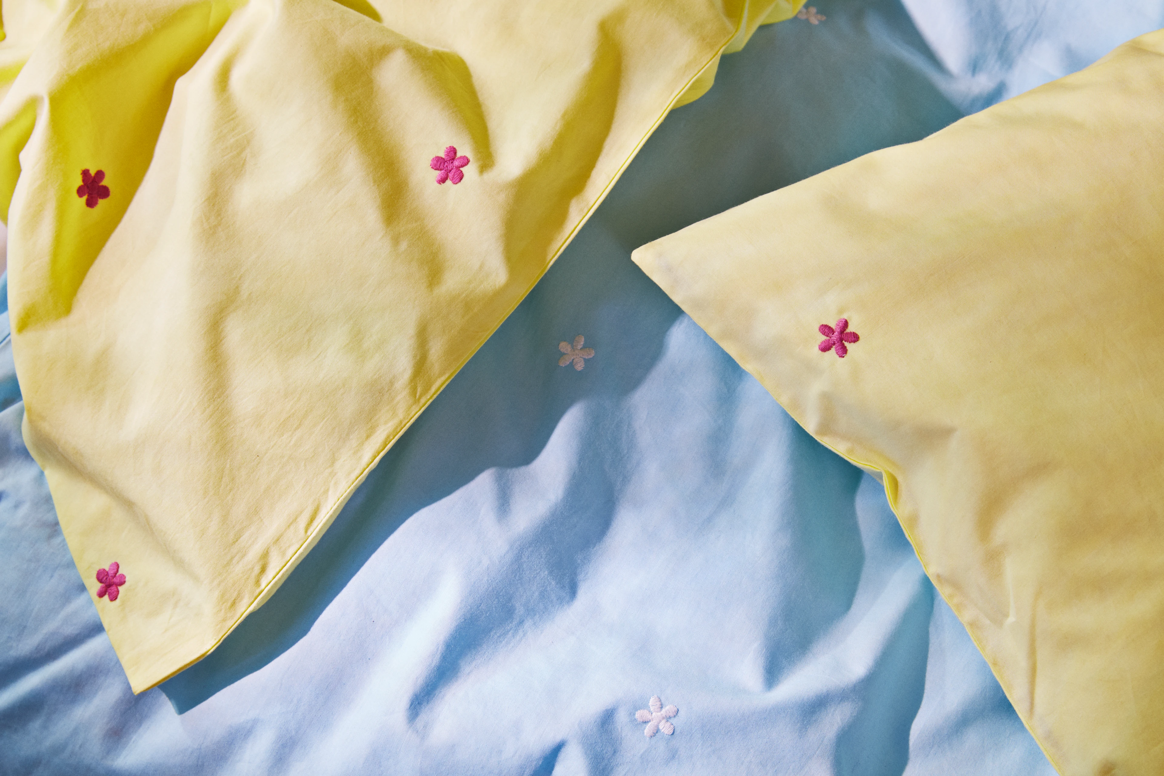 Bed linen 140x200 cm from JUNA in Light blue color, made of Cotton