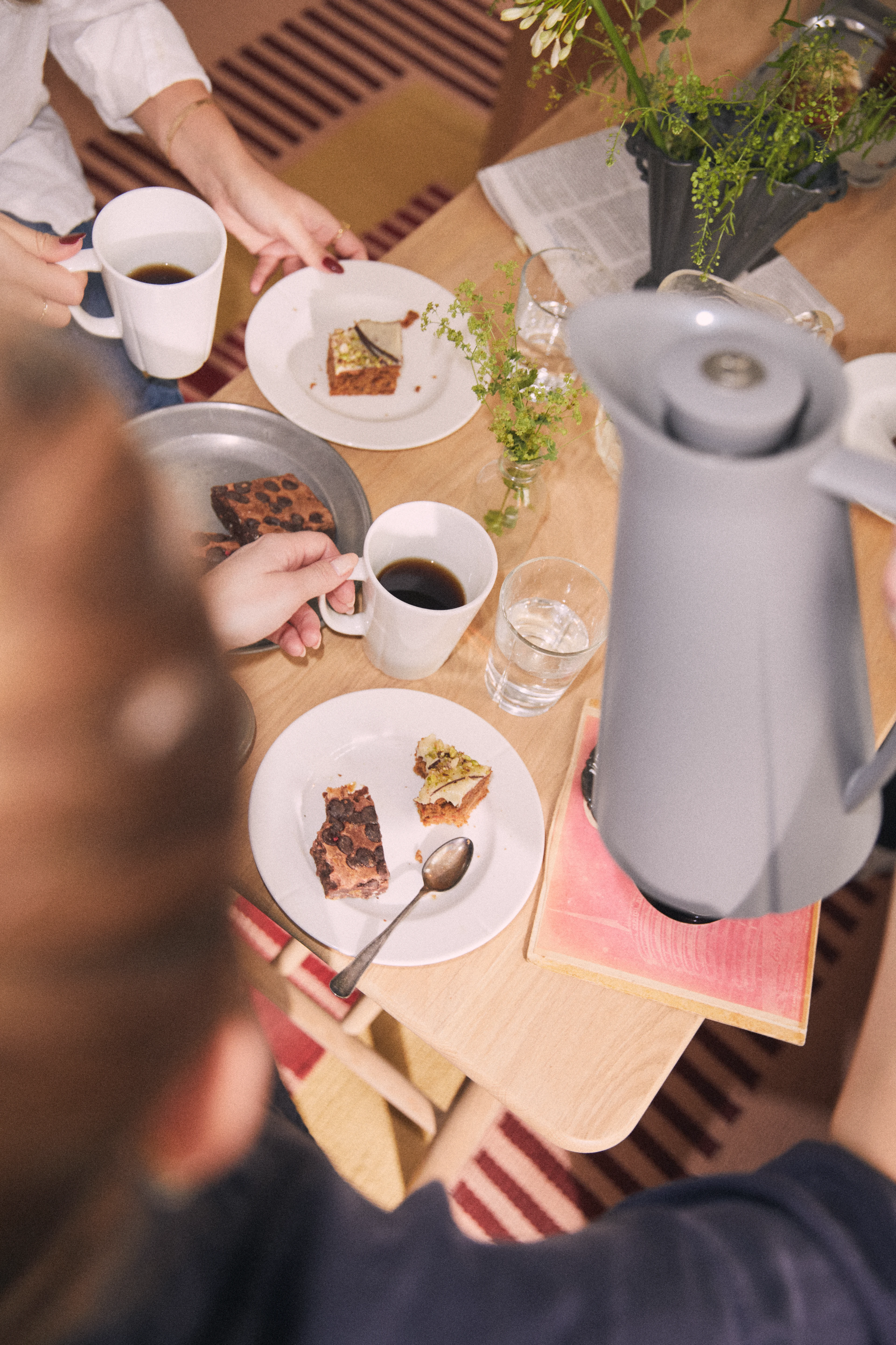 Termokanne 1,0 l fra Rosendahl i fargen Lys grå, laget av Plast