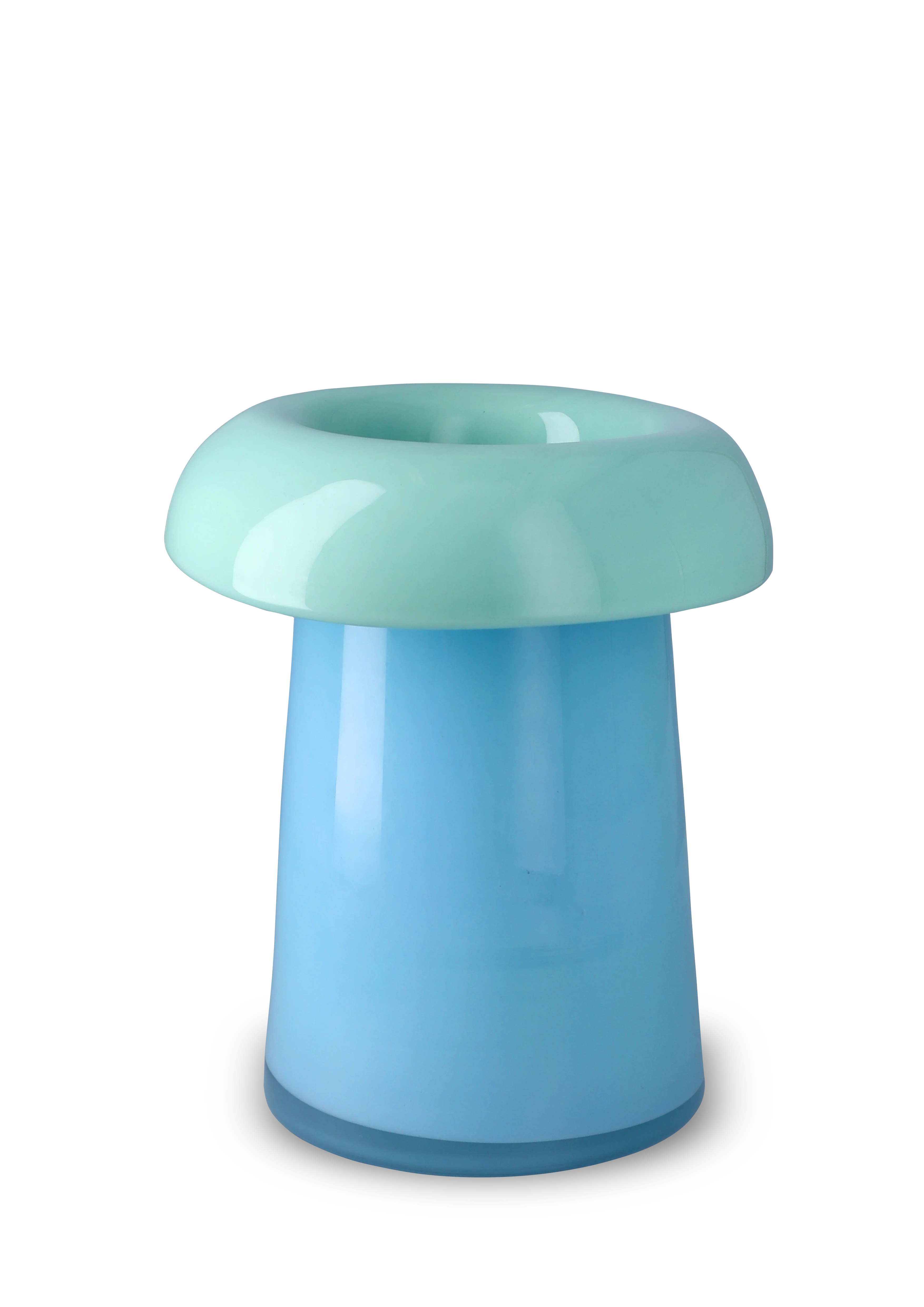 Vase H22.5 cm fra Holmegaard i fargen Lys blå/Aqua, laget av Glass