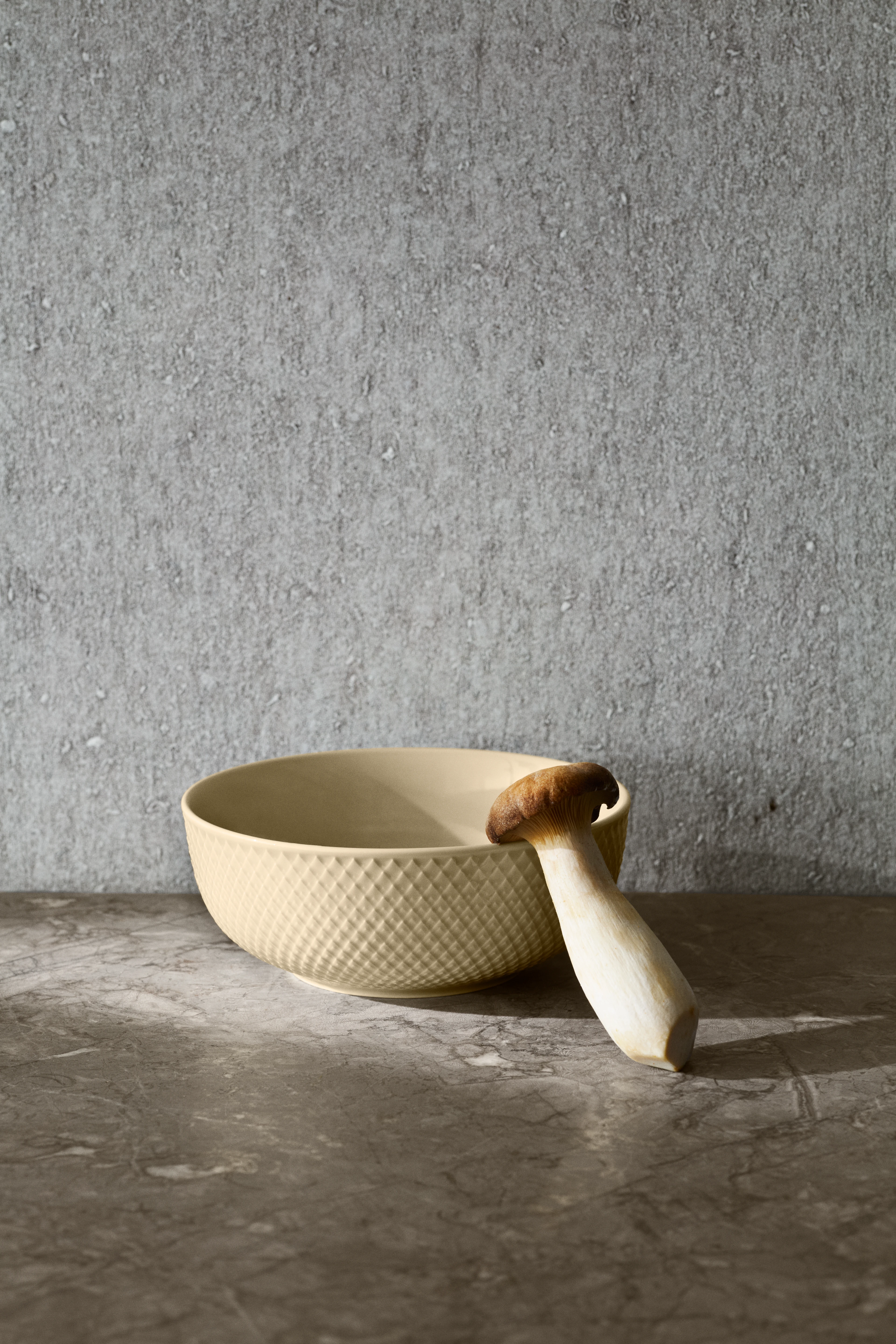 Skål Ø15.5 cm från Lyngby Porcelæn i färgen Marble, tillverkad av Keramik