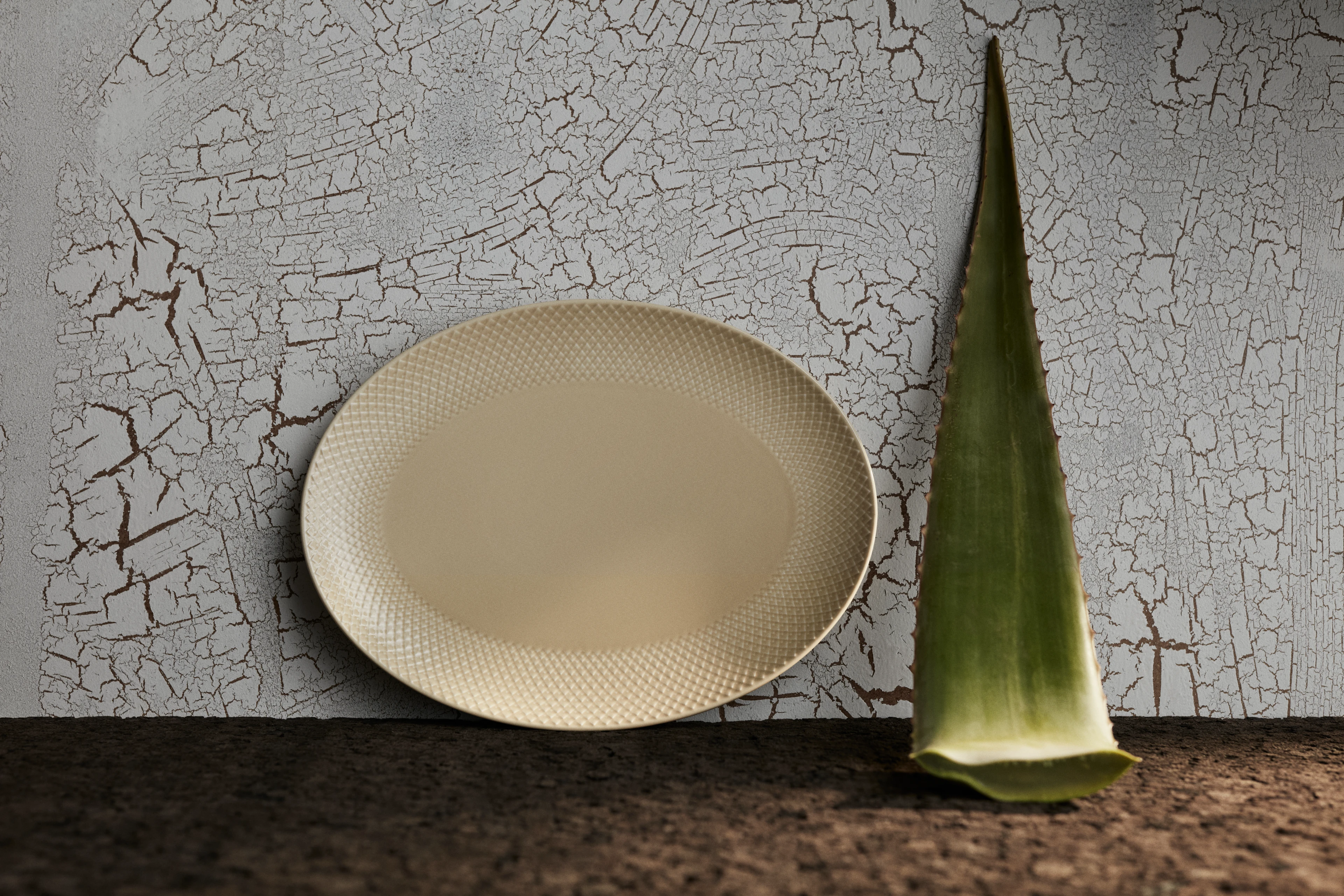 Ovalt serveringsfad 35x26.5 cm fra Lyngby Porcelæn i farven Marble, lavet af Keramik