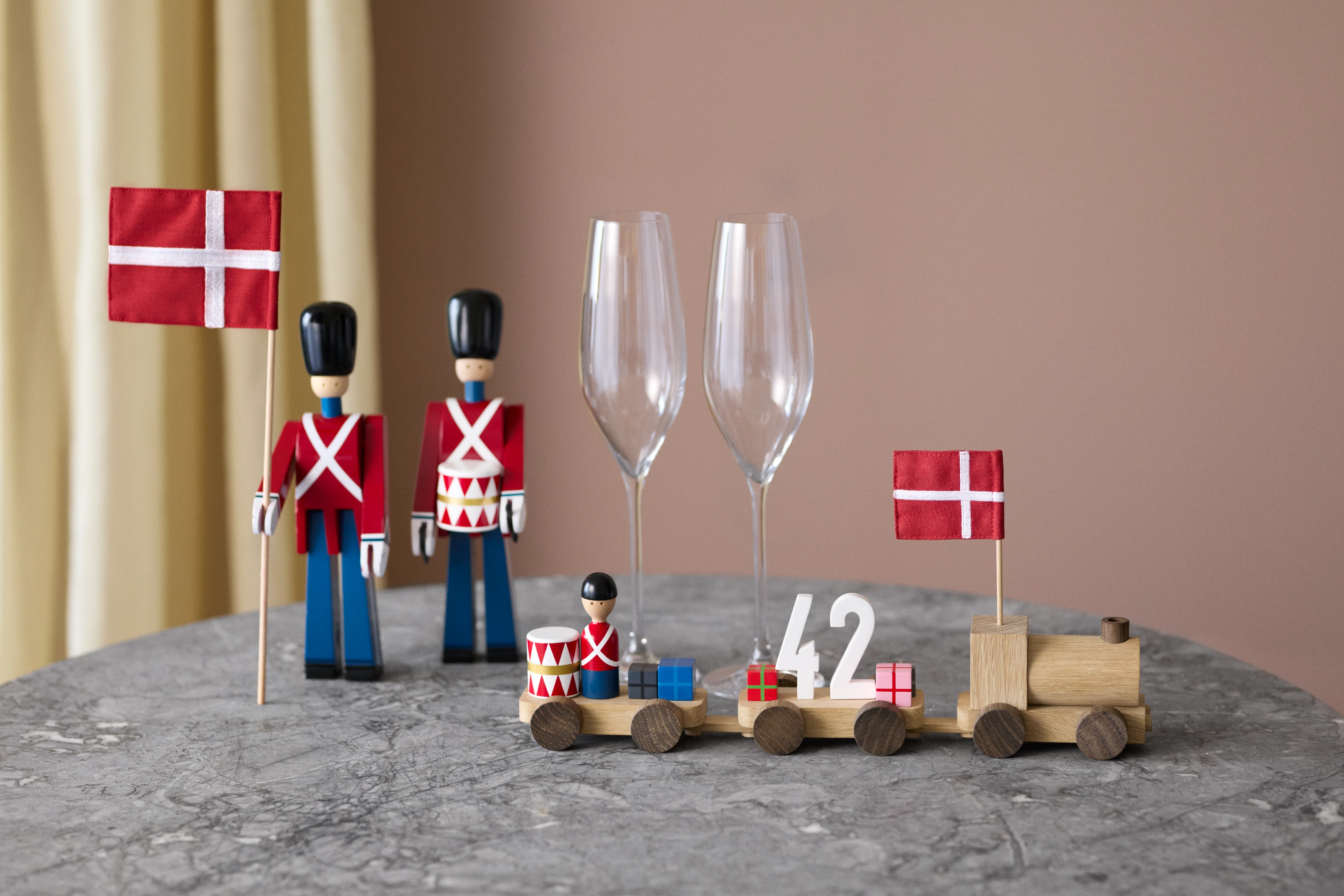 Kay Bojesen Birthday train Danish in Oak/Smoked oak
