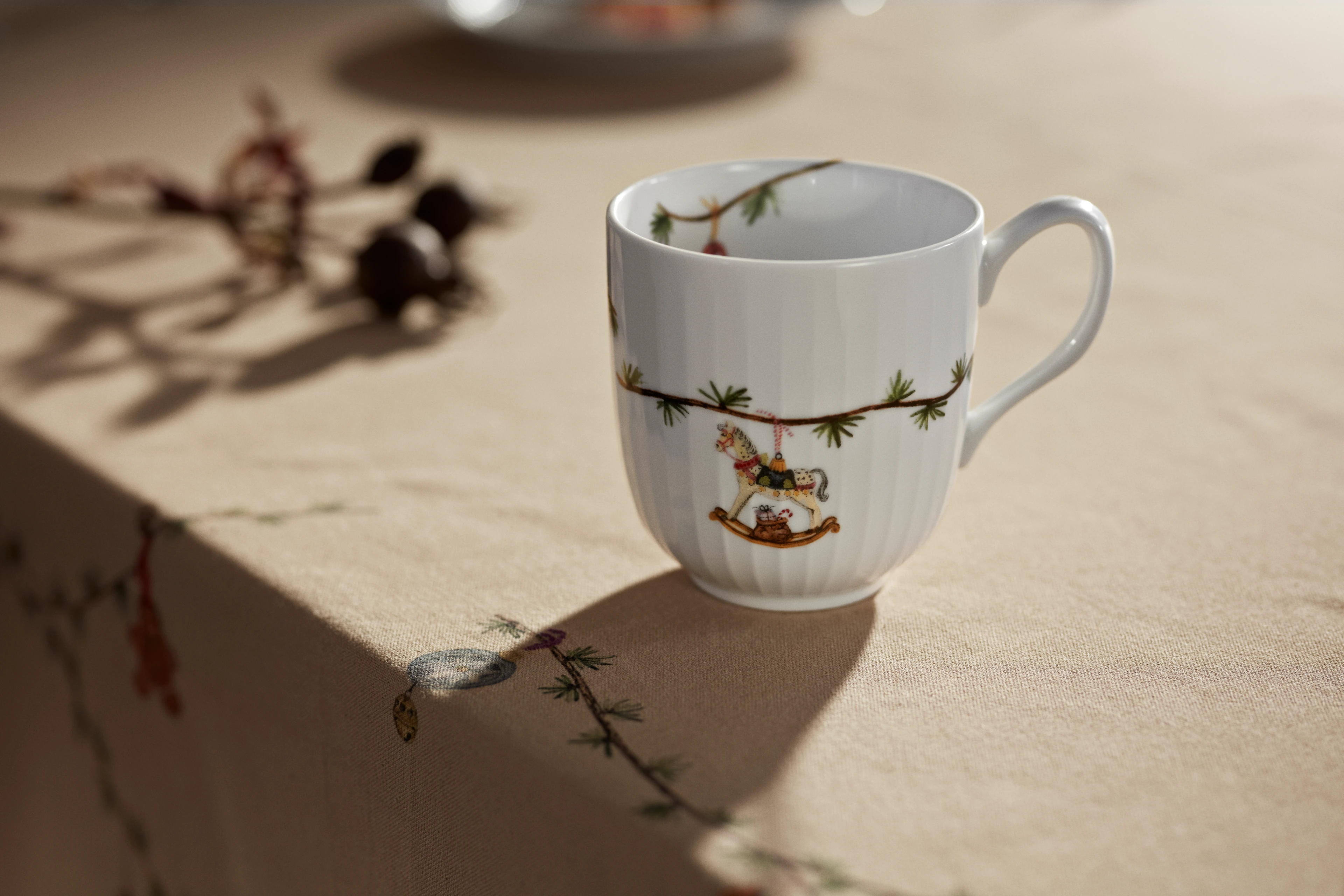 Mug 2025 33 cl from Kähler  in White w. deco color, made of Ceramics