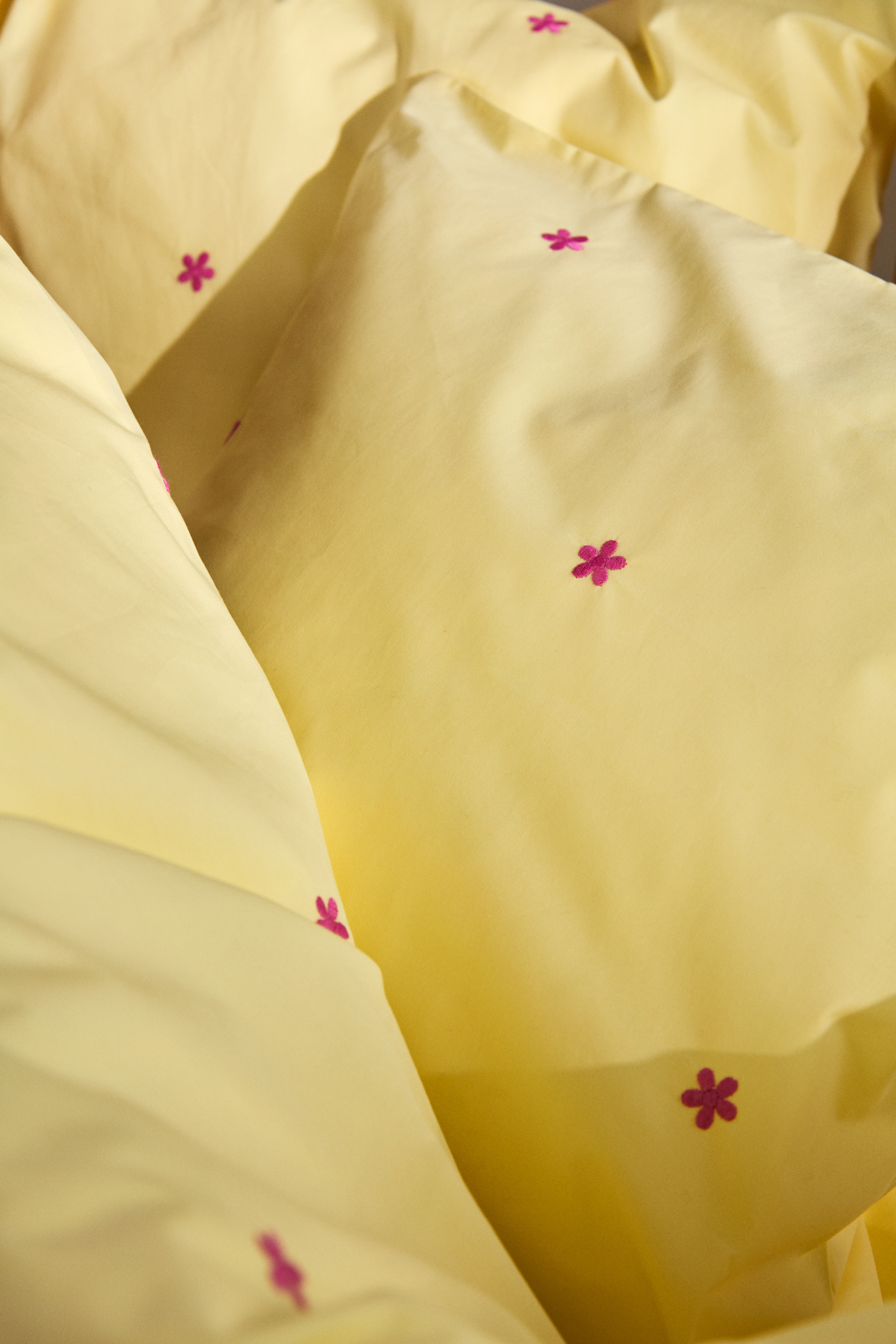Junior Bed linen 100x140 cm from JUNA in Yellow color, made of Cotton