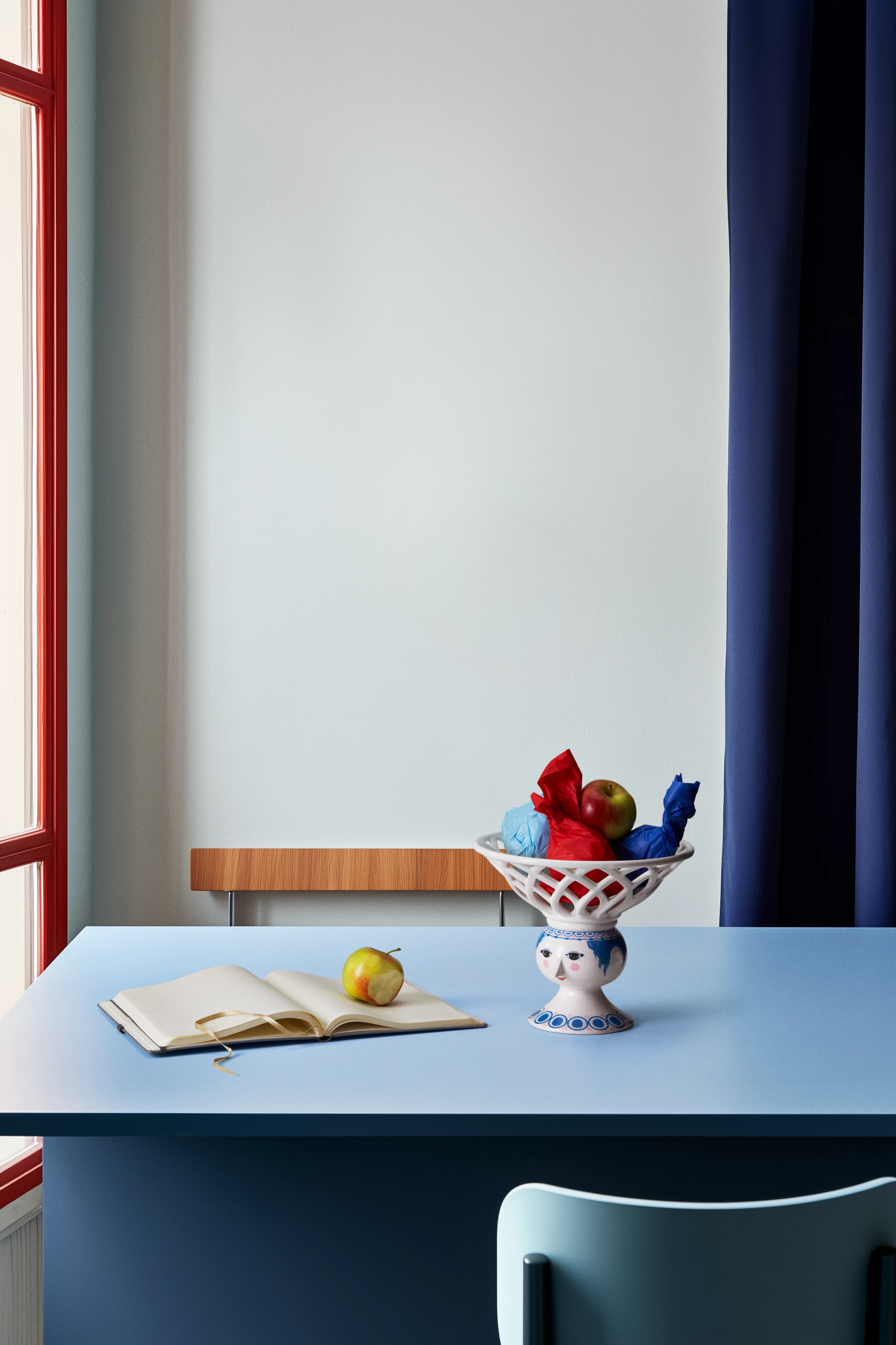 Fruit Bowl Ø25 cm från Bjørn Wiinblad i färgen Blå, tillverkad av Keramik