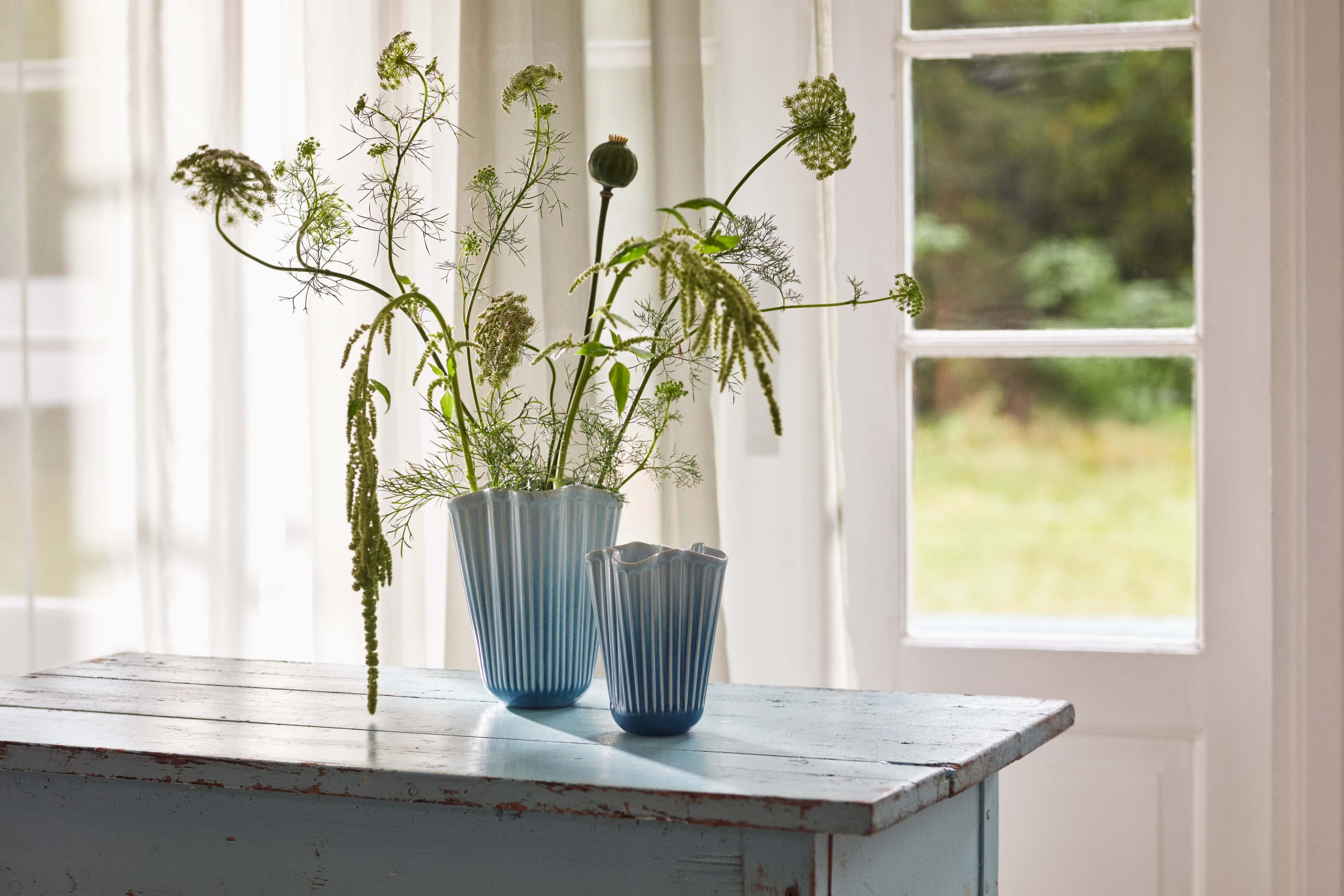 Unfold Vase H16.5 cm von Kähler in der Farbe Blau, hergestellt aus Keramik