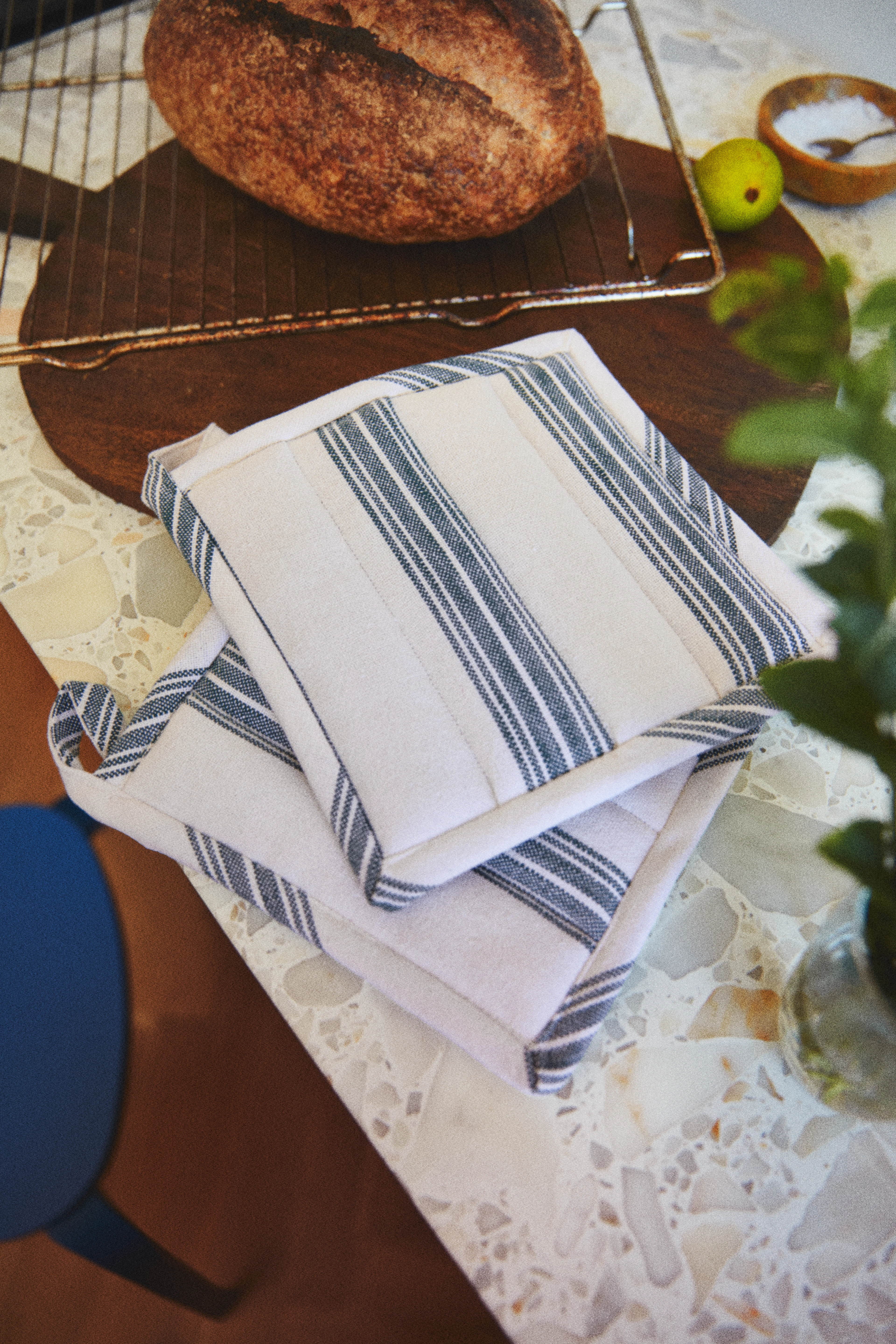 Garn Pot holder 22x22 cm 2 pcs. from Rosendahl in Blue color, made of Cotton blend