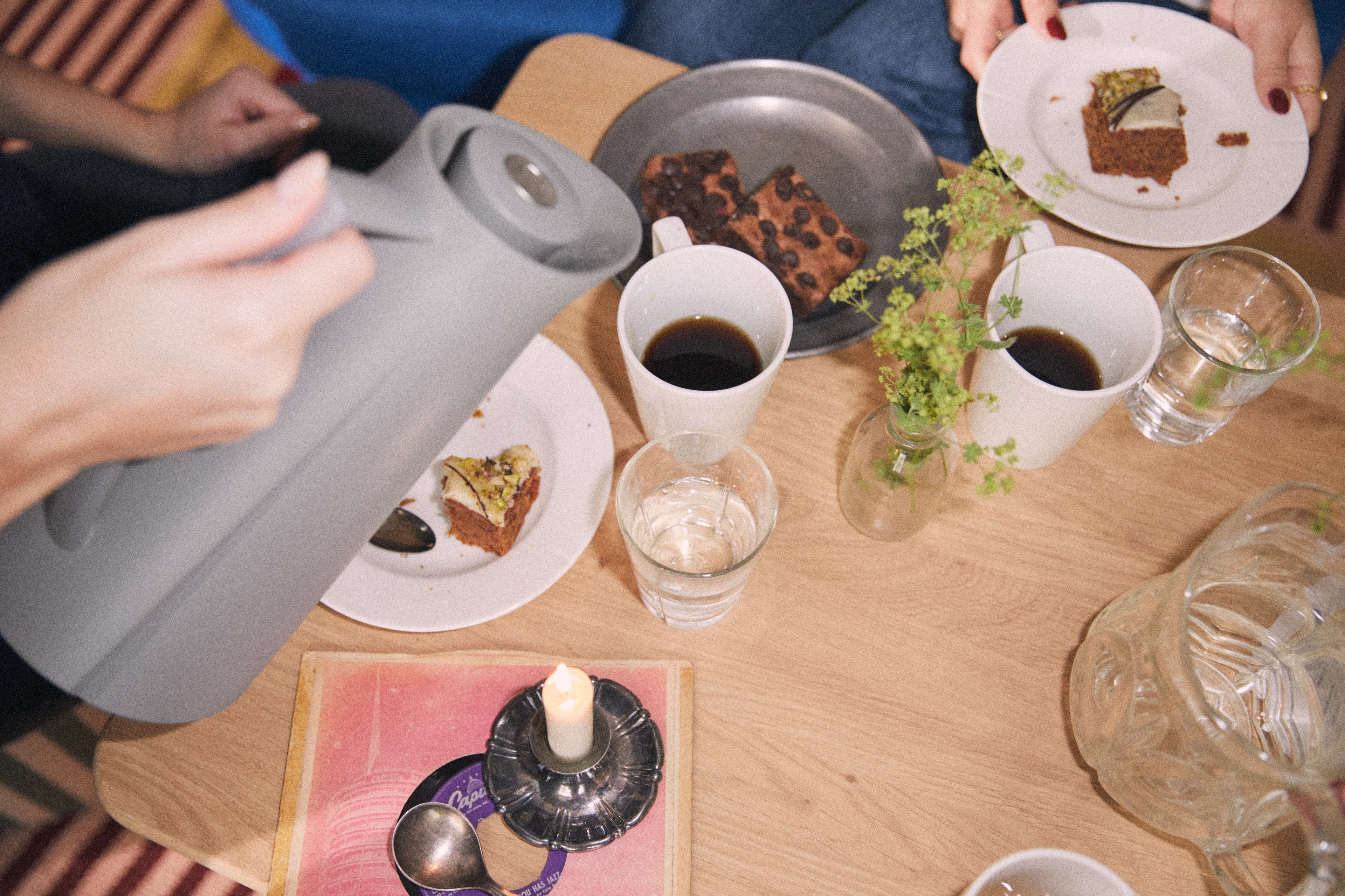 Termokande 1,0 l fra Rosendahl i farven Lys grå, lavet af Plastik