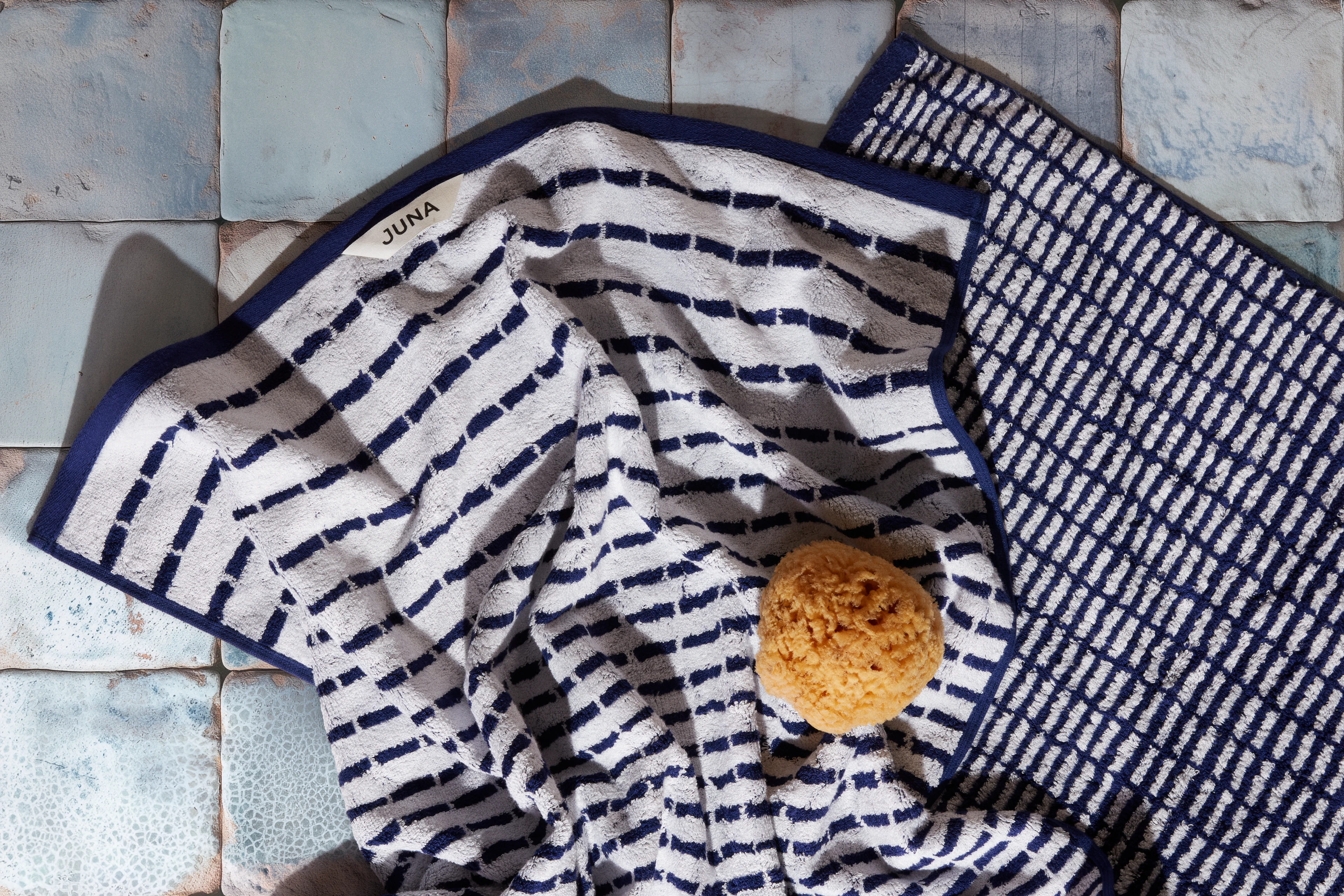 Towel 70x140 cm from JUNA in Dark blue/White color, made of Cotton blend