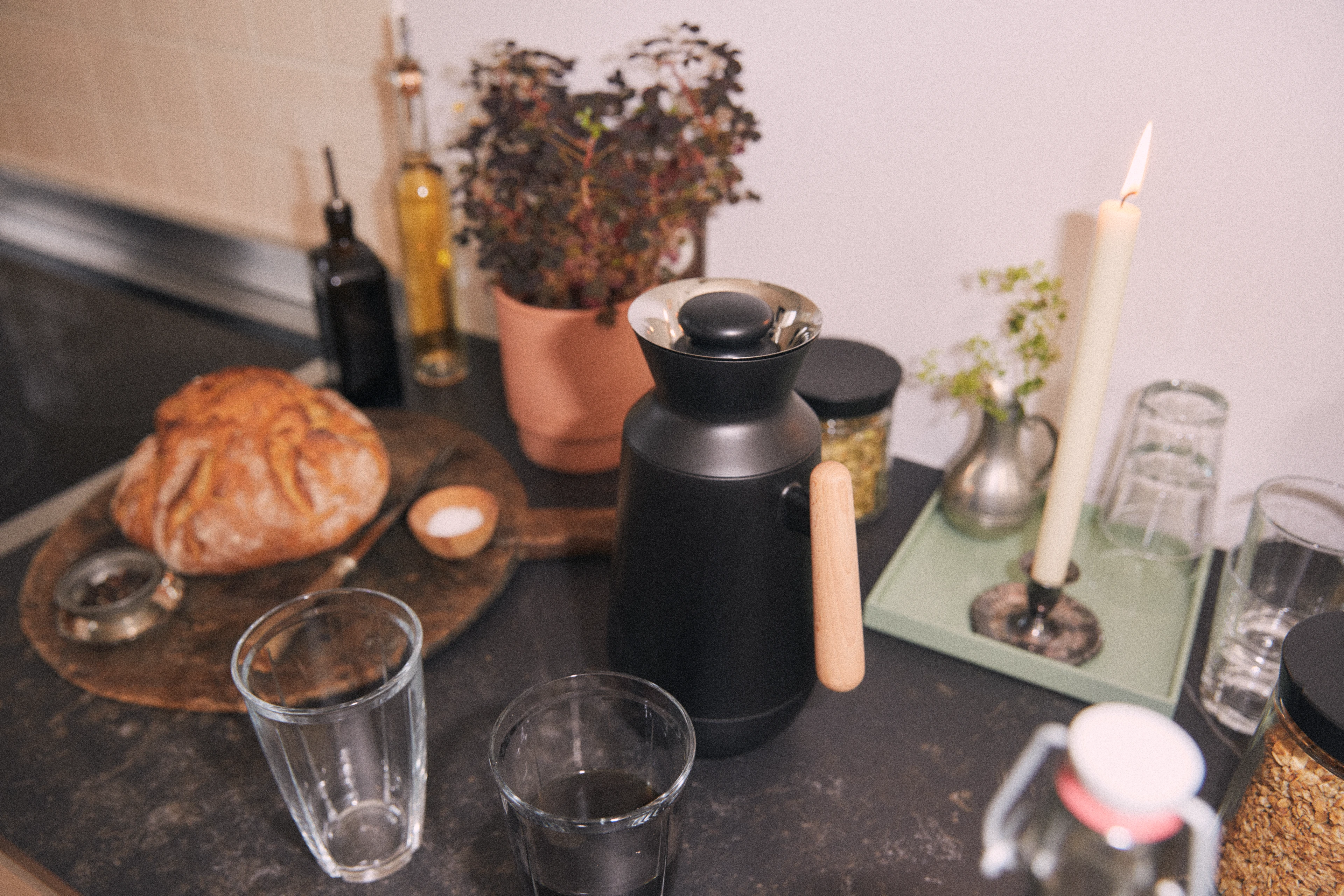 DayBreak Termokanne tall 1,0 l fra Rosendahl i fargen Sort, laget av Plast