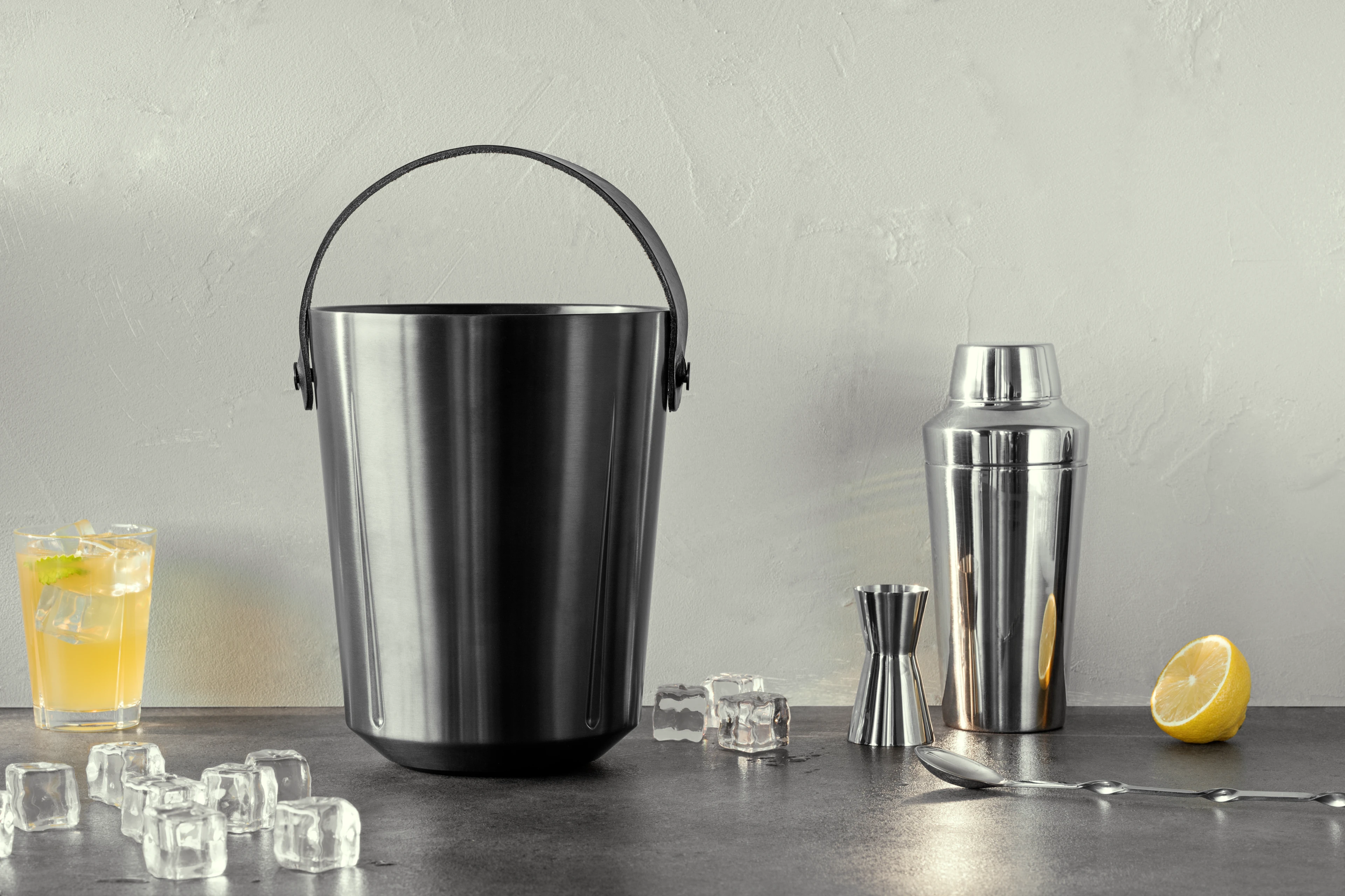 Champagne spand H33 cm fra Rosendahl i farven Gun metal, lavet af Metal