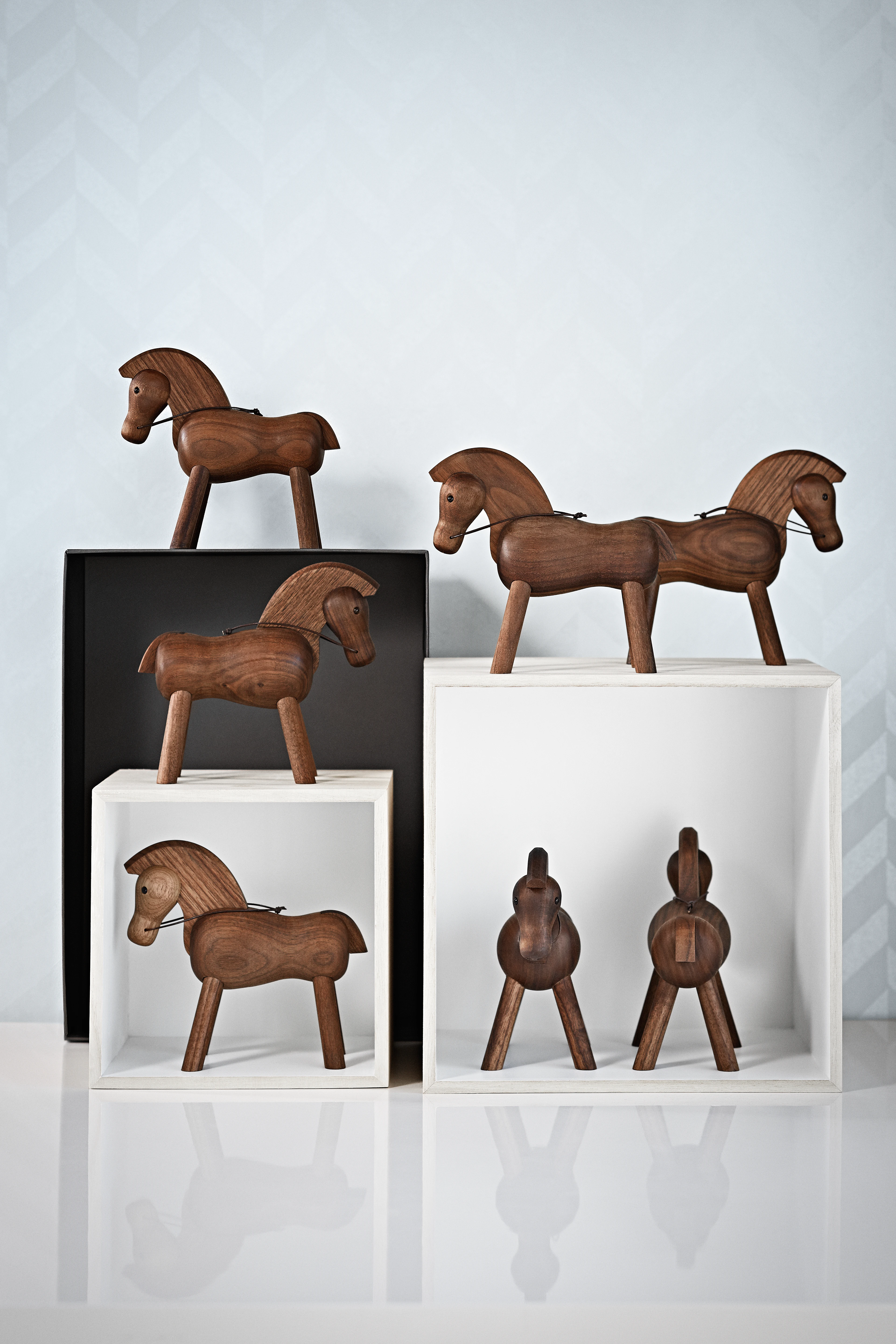 Horse H14 cm from Kay Bojesen in Walnut color, made of Wood