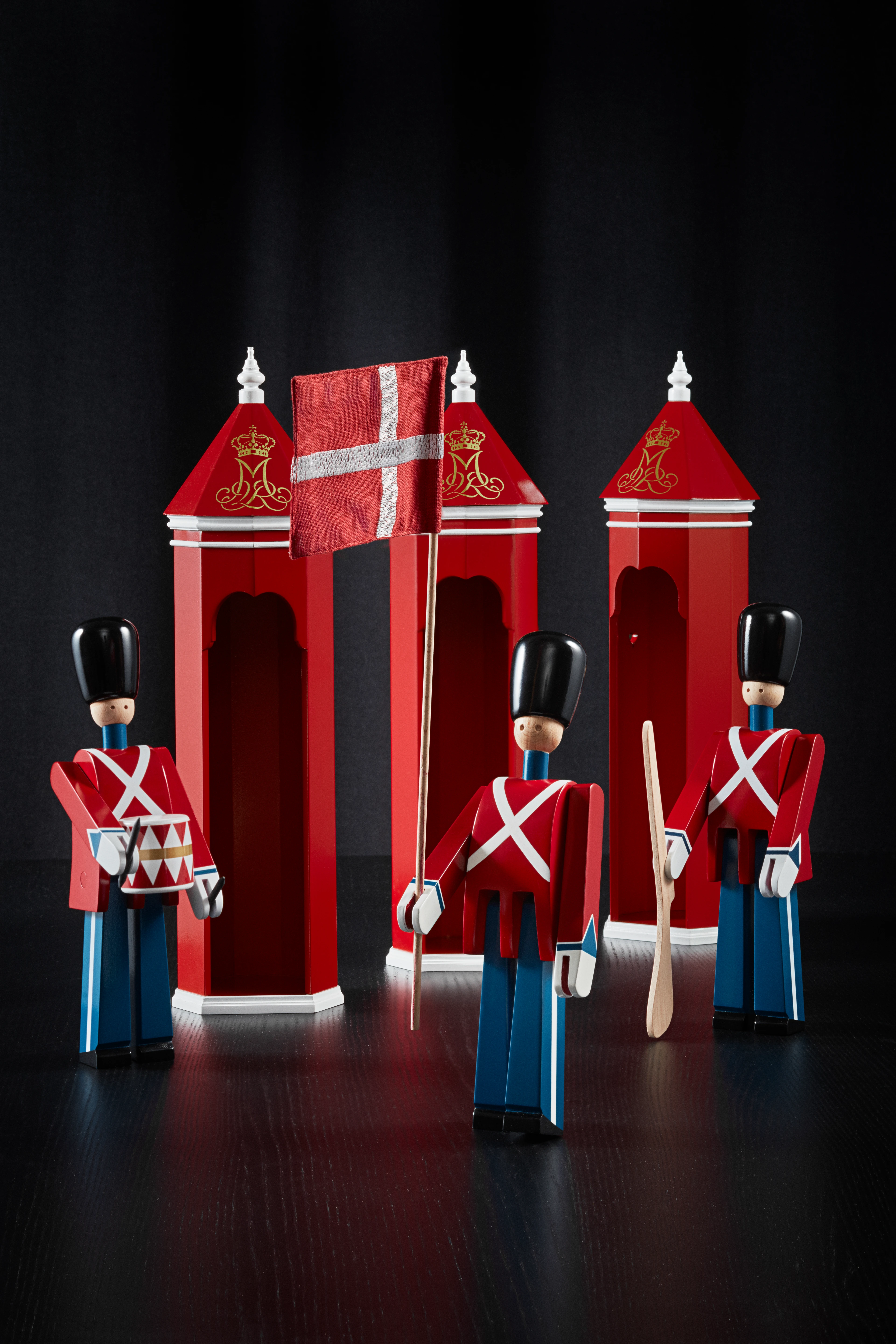 Sentry box H36 cm from Kay Bojesen in Red/White color, made of Wood