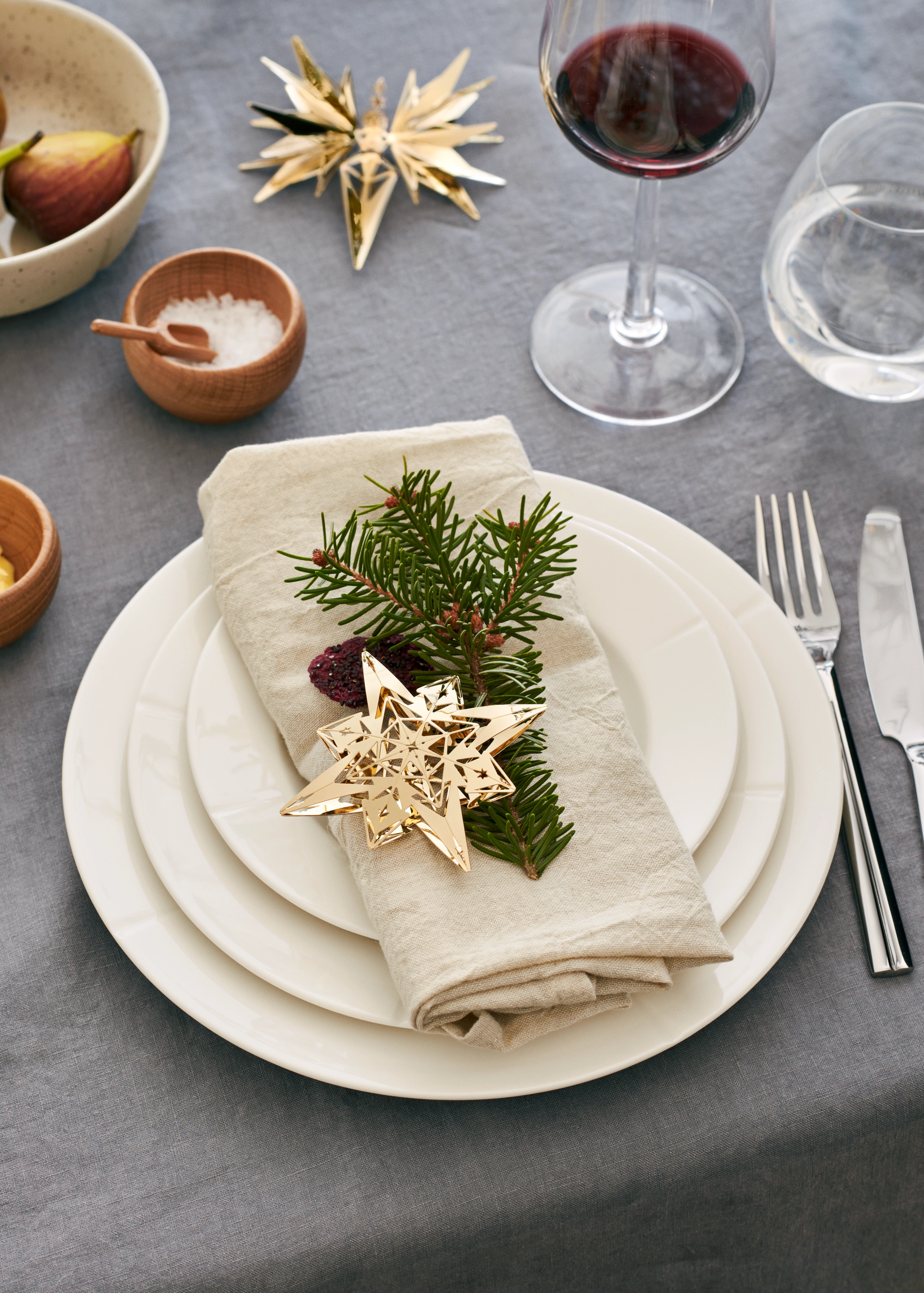 Plate Ø23 cm from Rosendahl in White with gold color, made of Ceramics