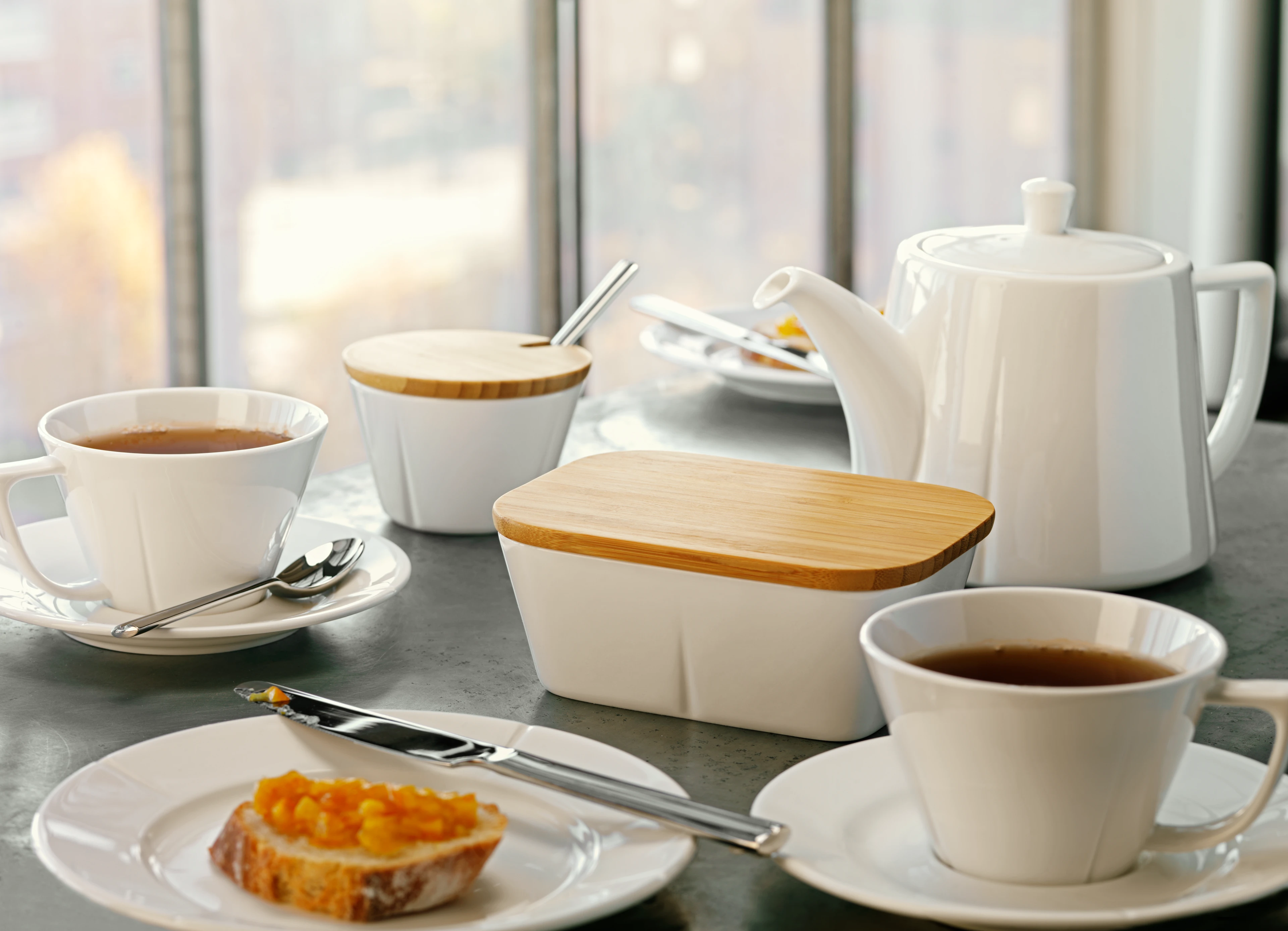 Tea cup with saucer 28 cl from Rosendahl in White color, made of Ceramics