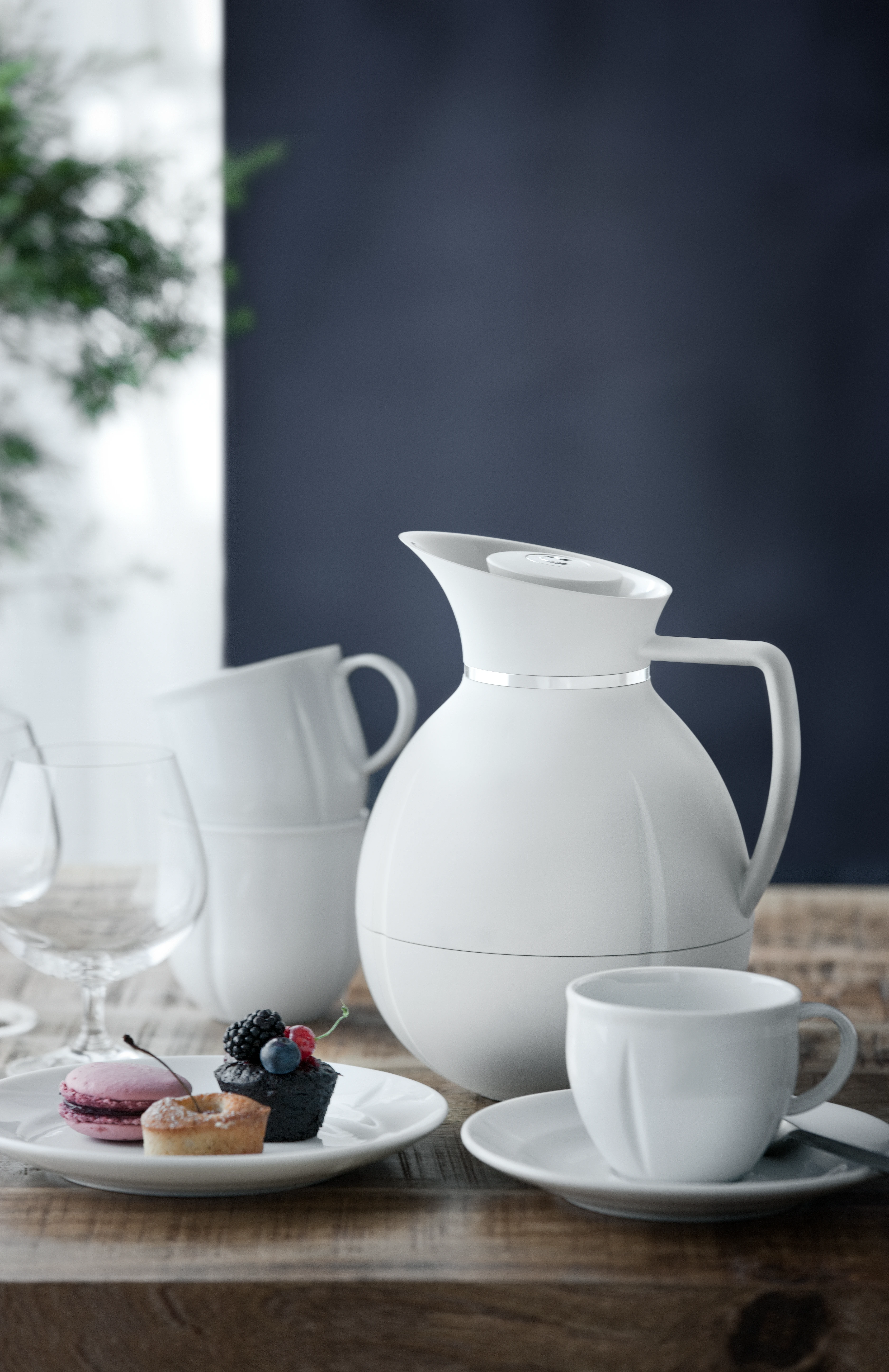 Coffee cup with matching saucer 28 cl from Rosendahl in White color, made of Ceramics