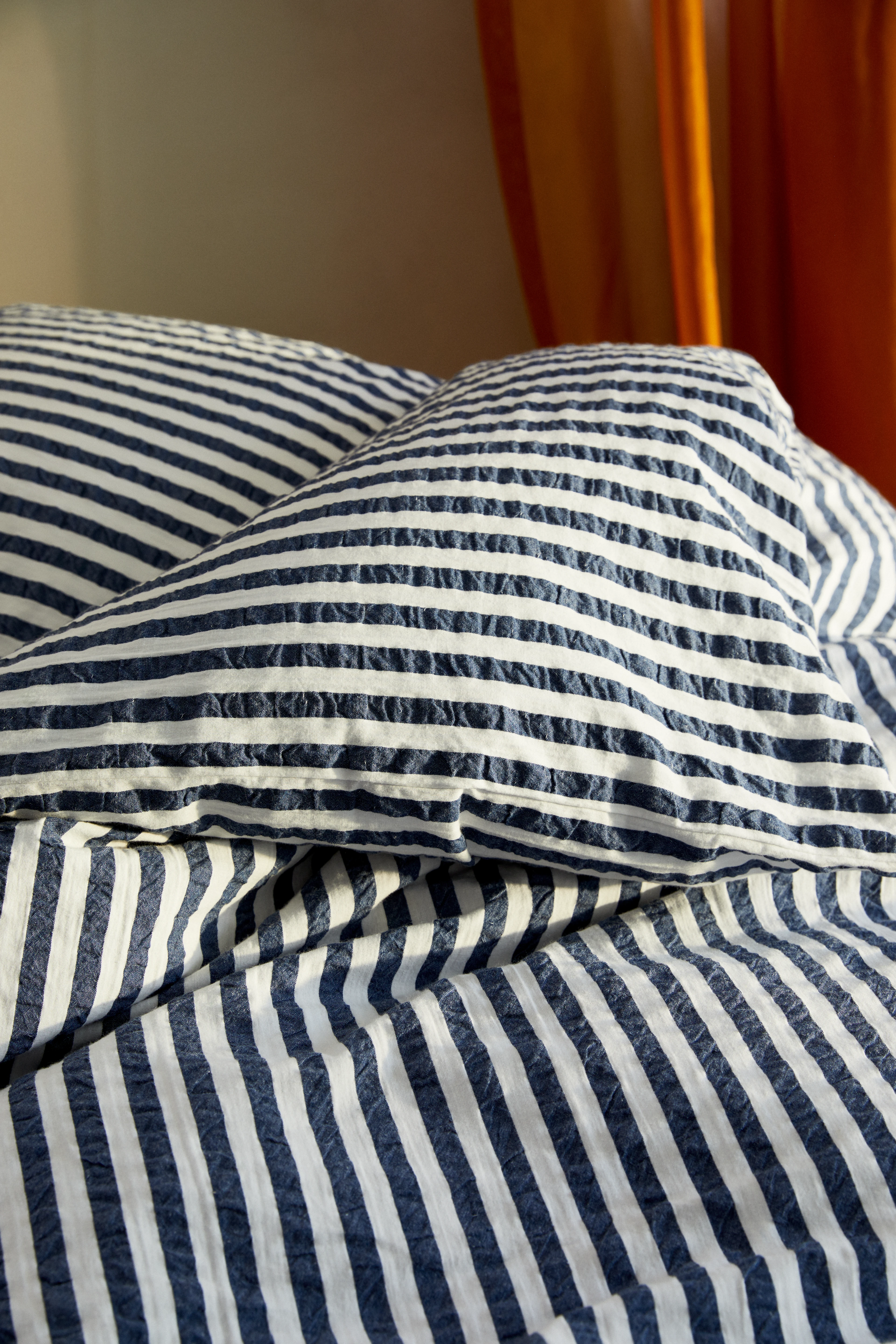Bed linen 140x220 cm from JUNA in Dark blue/White color, made of Cotton