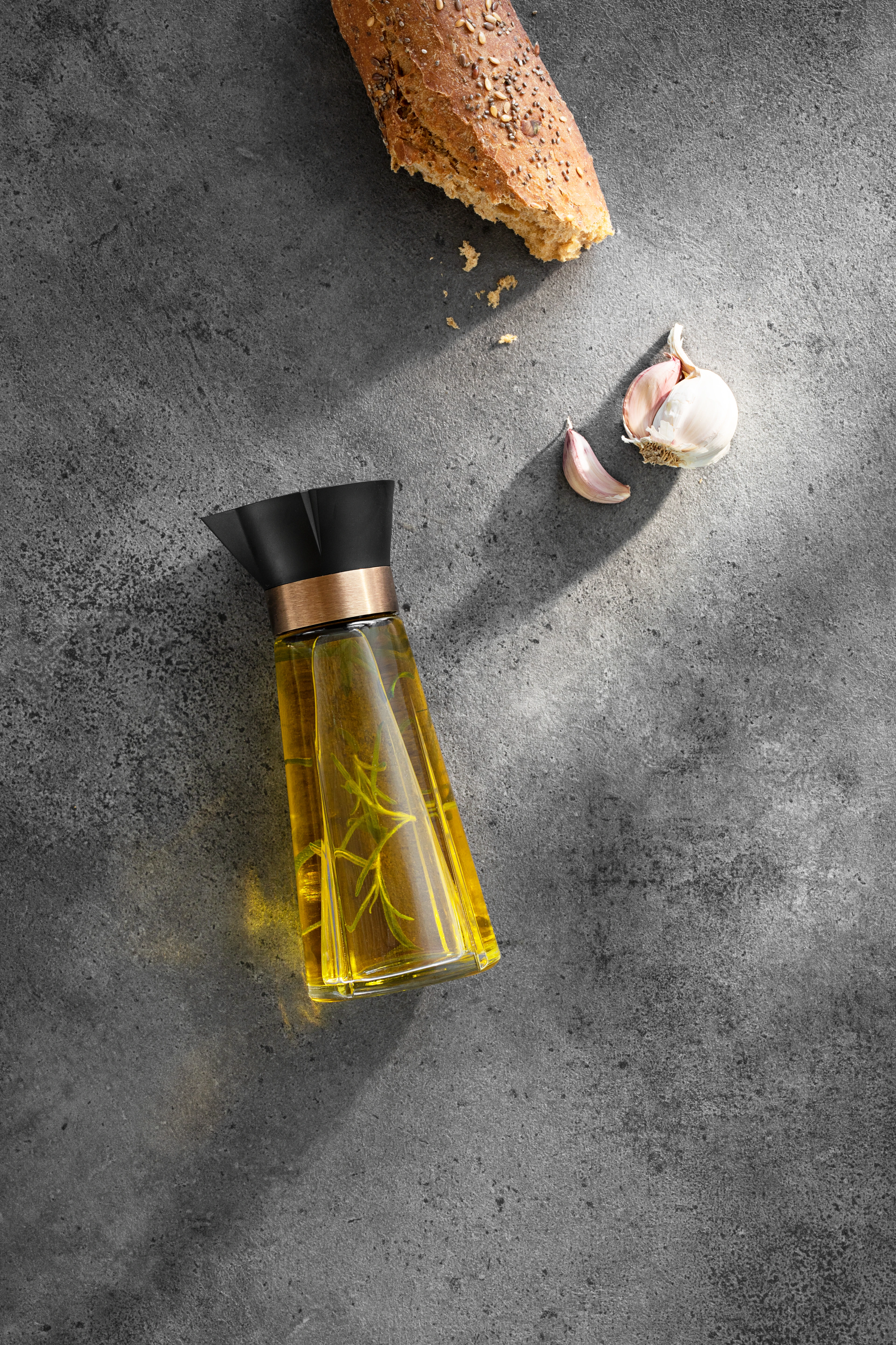 Oil and vinegar bottle H18.5 cm from Rosendahl in Black/Patinated steel color, made of Glass