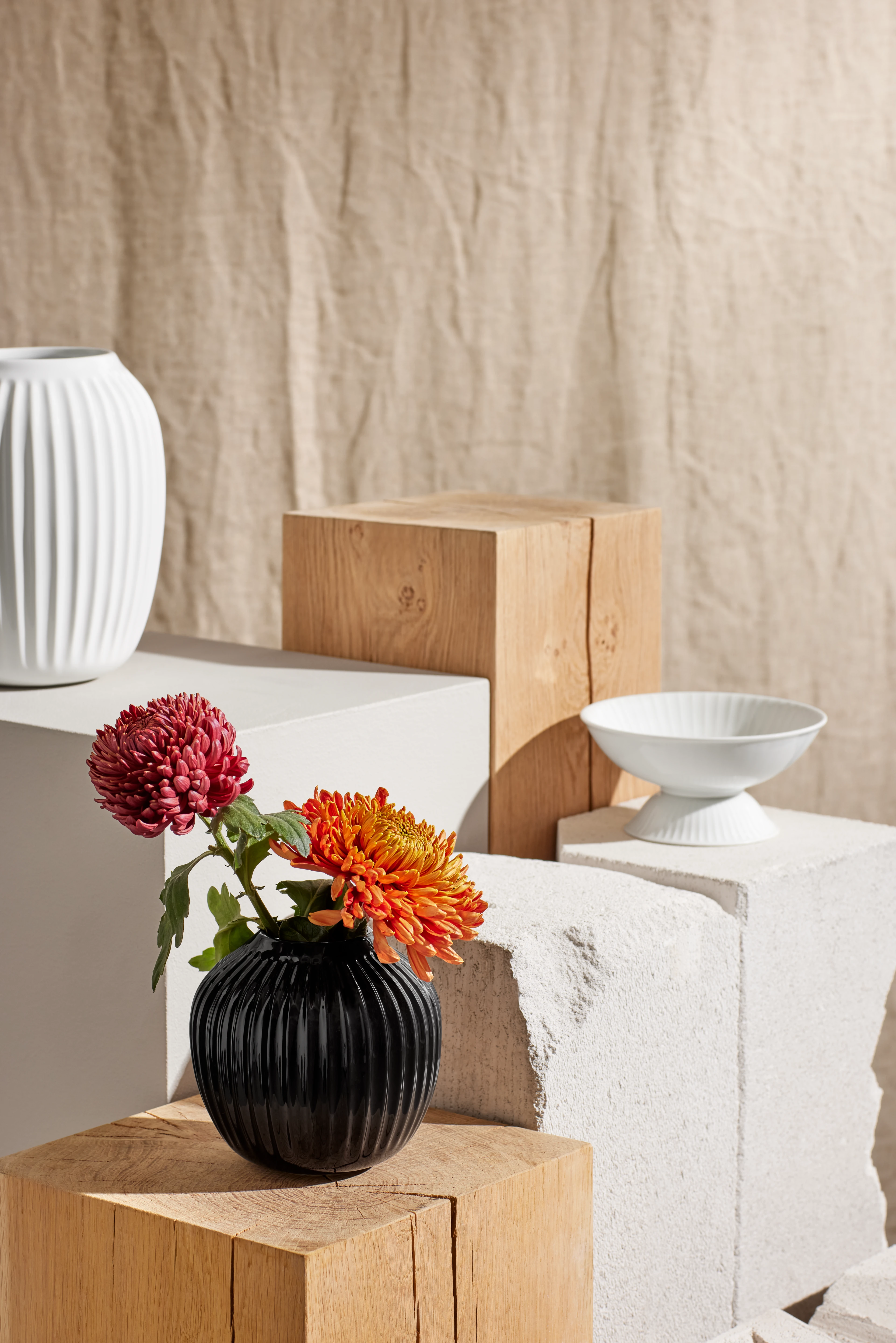 Vase H13 cm from Kähler in Black color, made of Ceramics