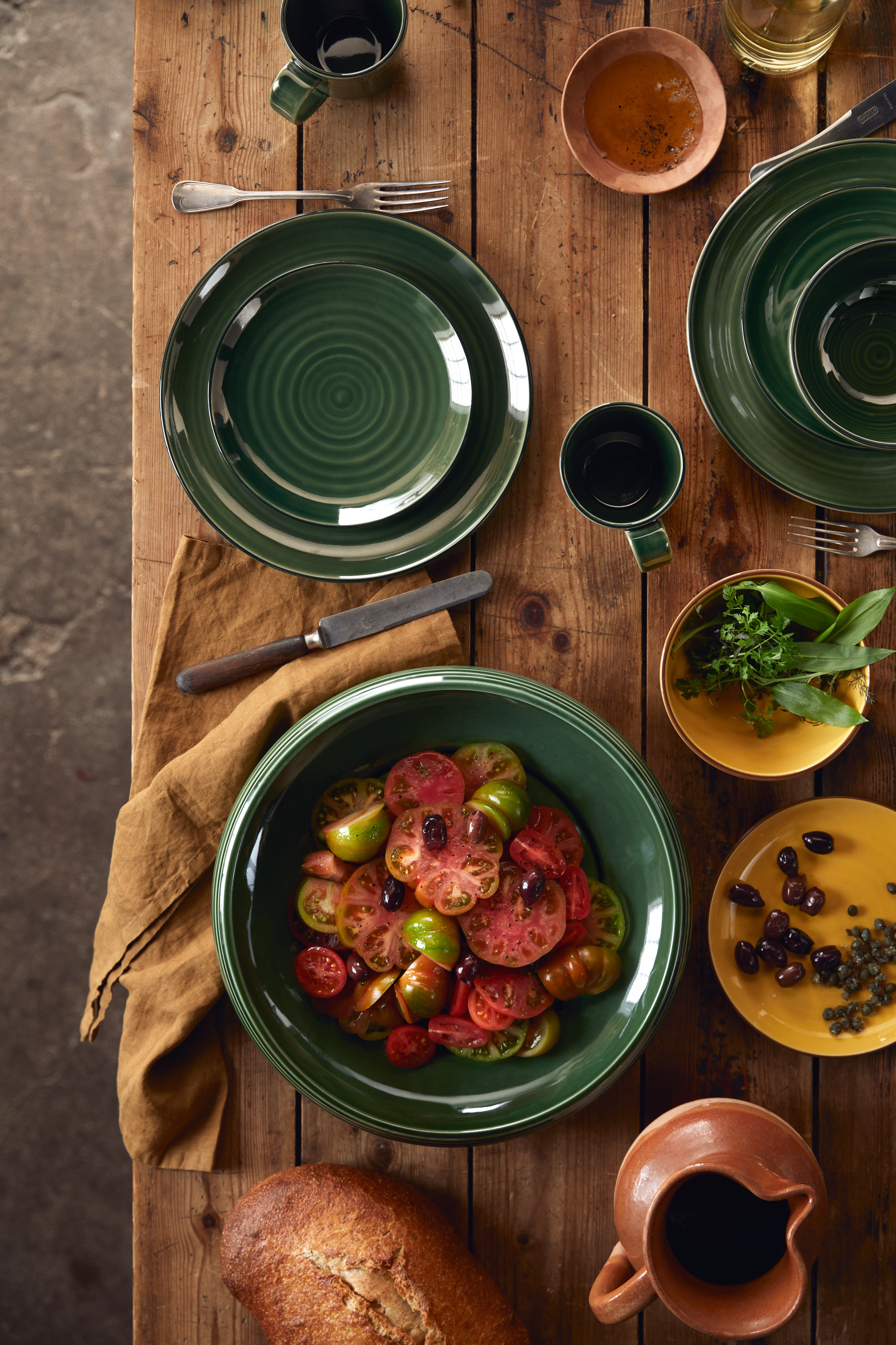 Fat Ø34 cm fra Kähler i fargen Sage green, laget av Keramikk