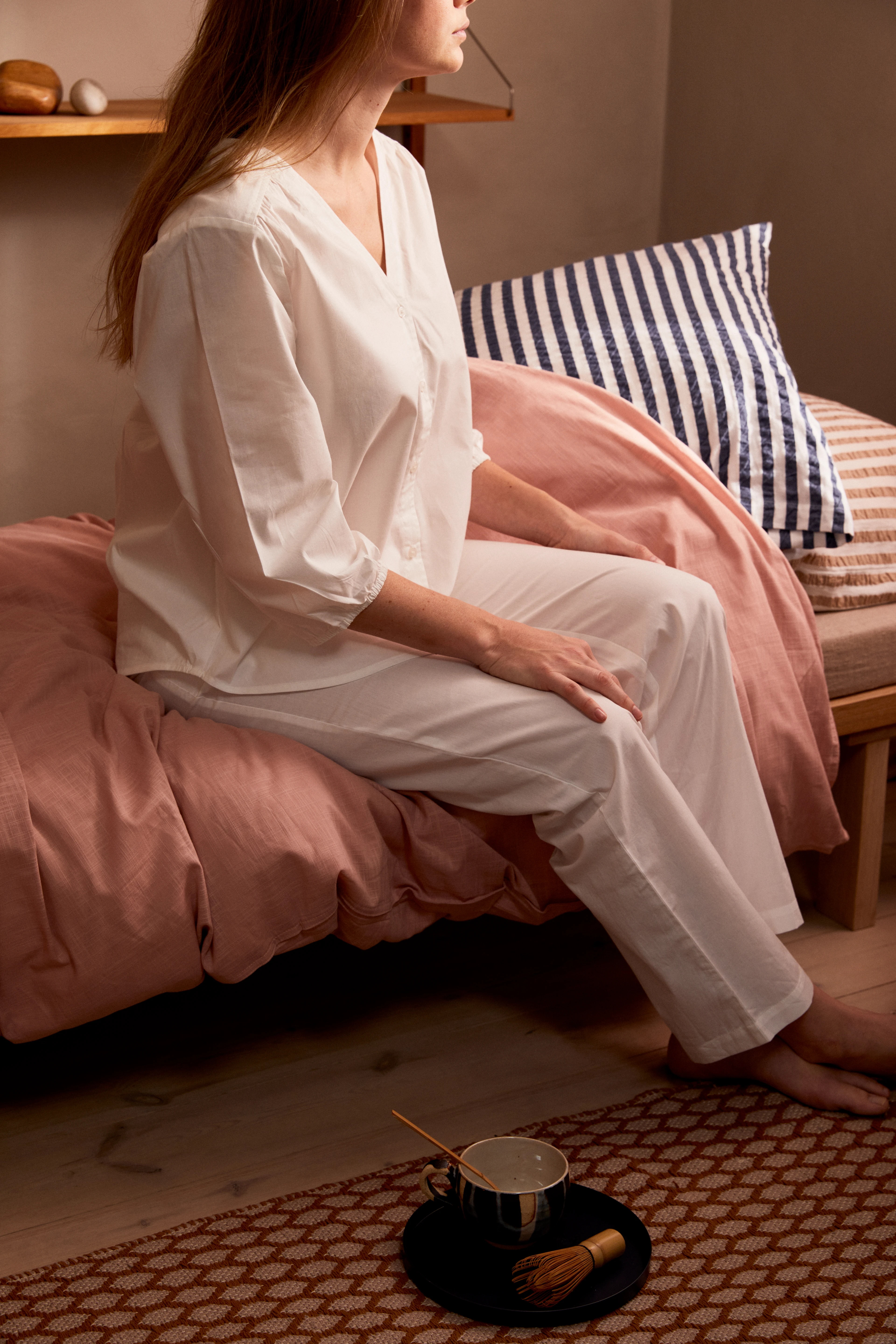 Barbara Pants M/L fra JUNA i farven Hvid, lavet af Bomuld