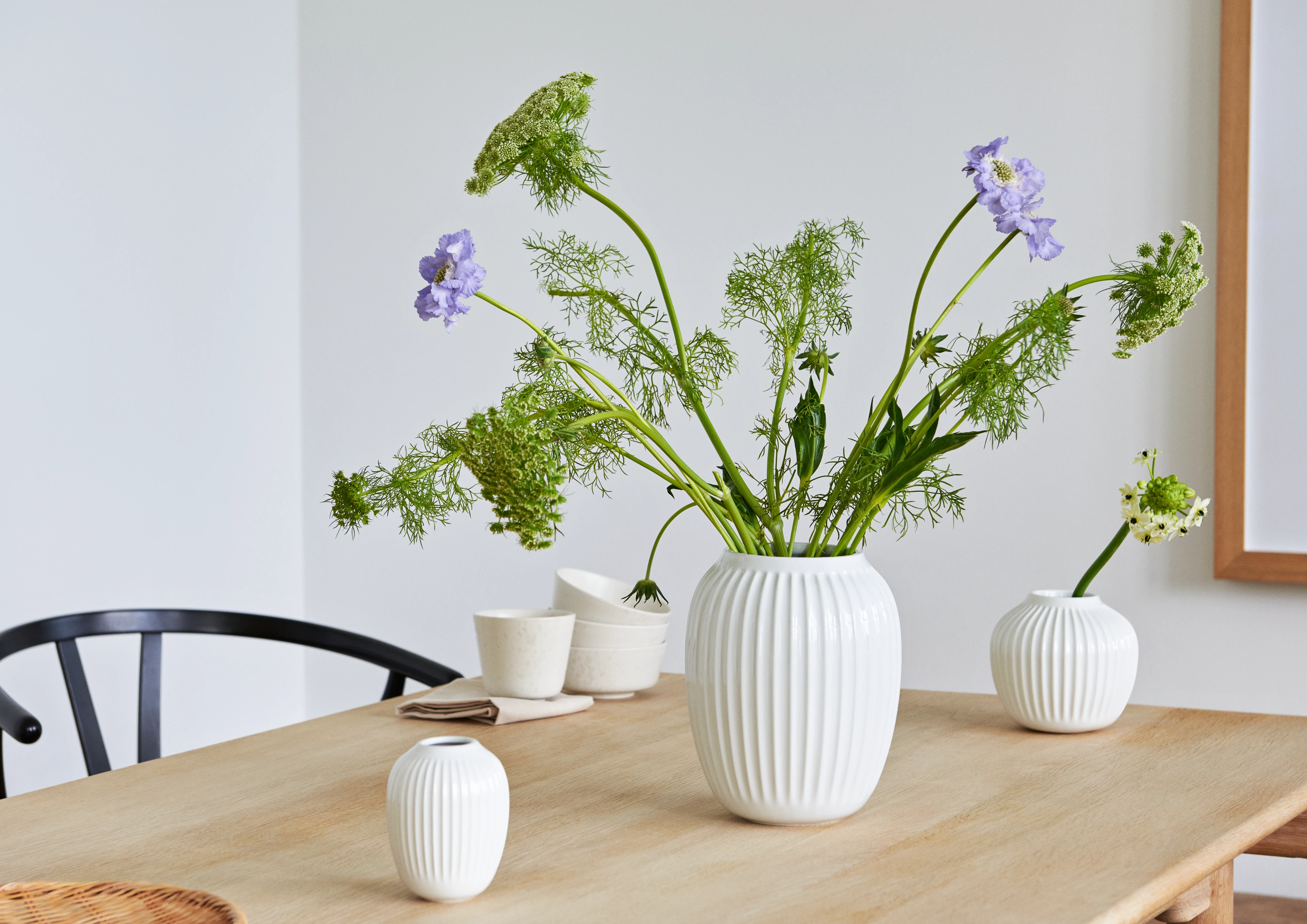 Vase H21 cm fra Kähler i fargen Hvit, laget av Keramikk